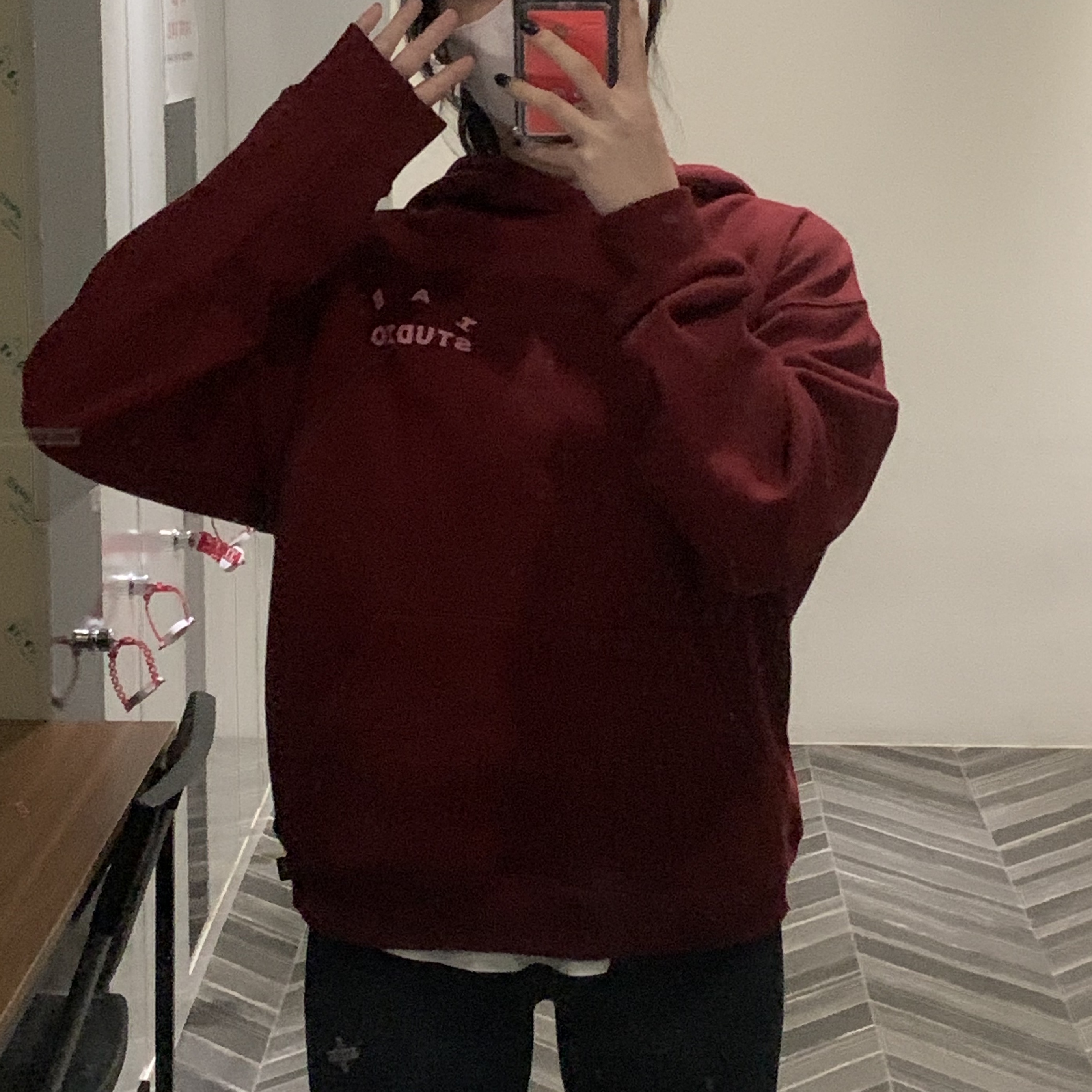 IAB Studio Hoodie Raspberry 착용 스타일 - 3