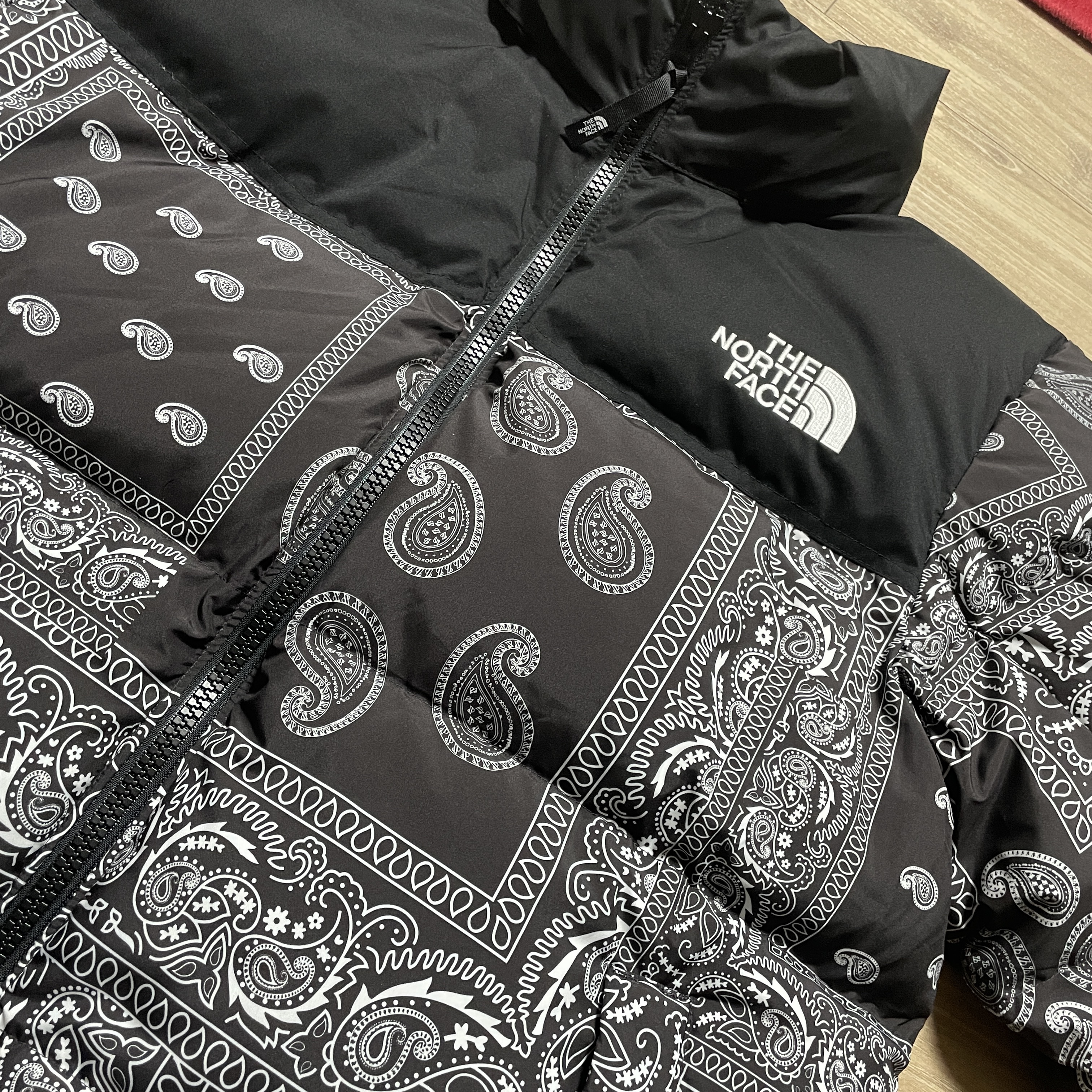 The North Face Nuptse Down Jacket Black 착용 스타일 - 2