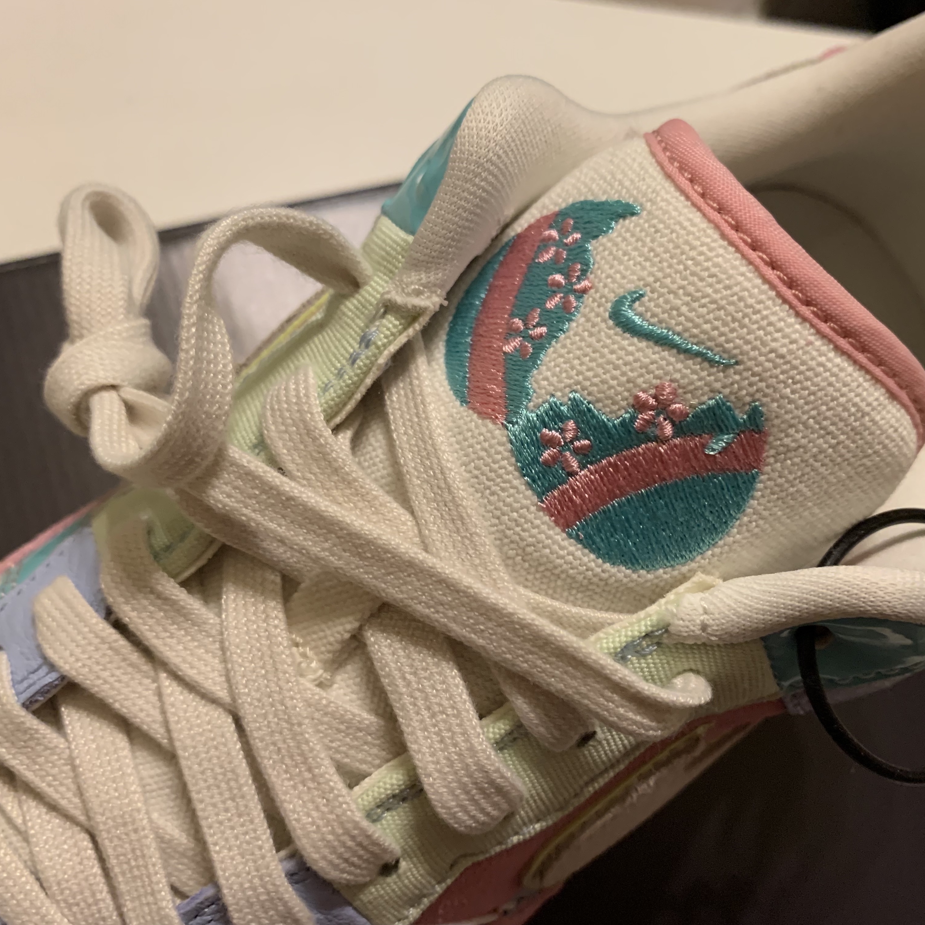 Nike Air Force 1 Low Easter Egg 2018 착용 스타일 - 2