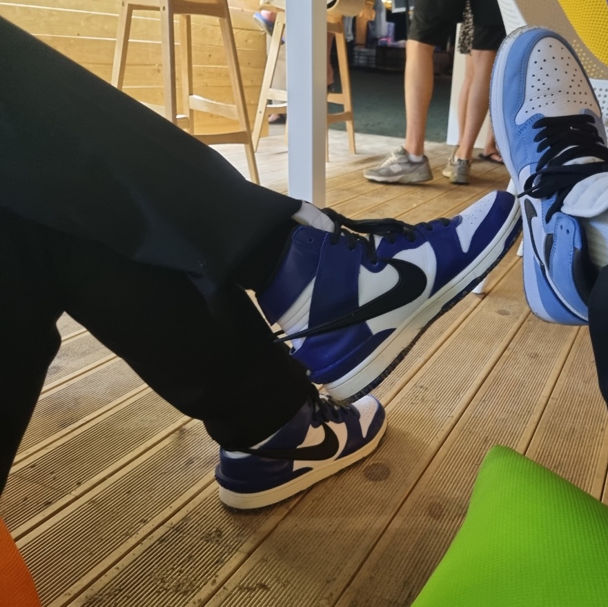 Nike x Ambush Dunk High Deep Royal Blue, Jordan 1 Retro High OG University Blue 착용 스타일