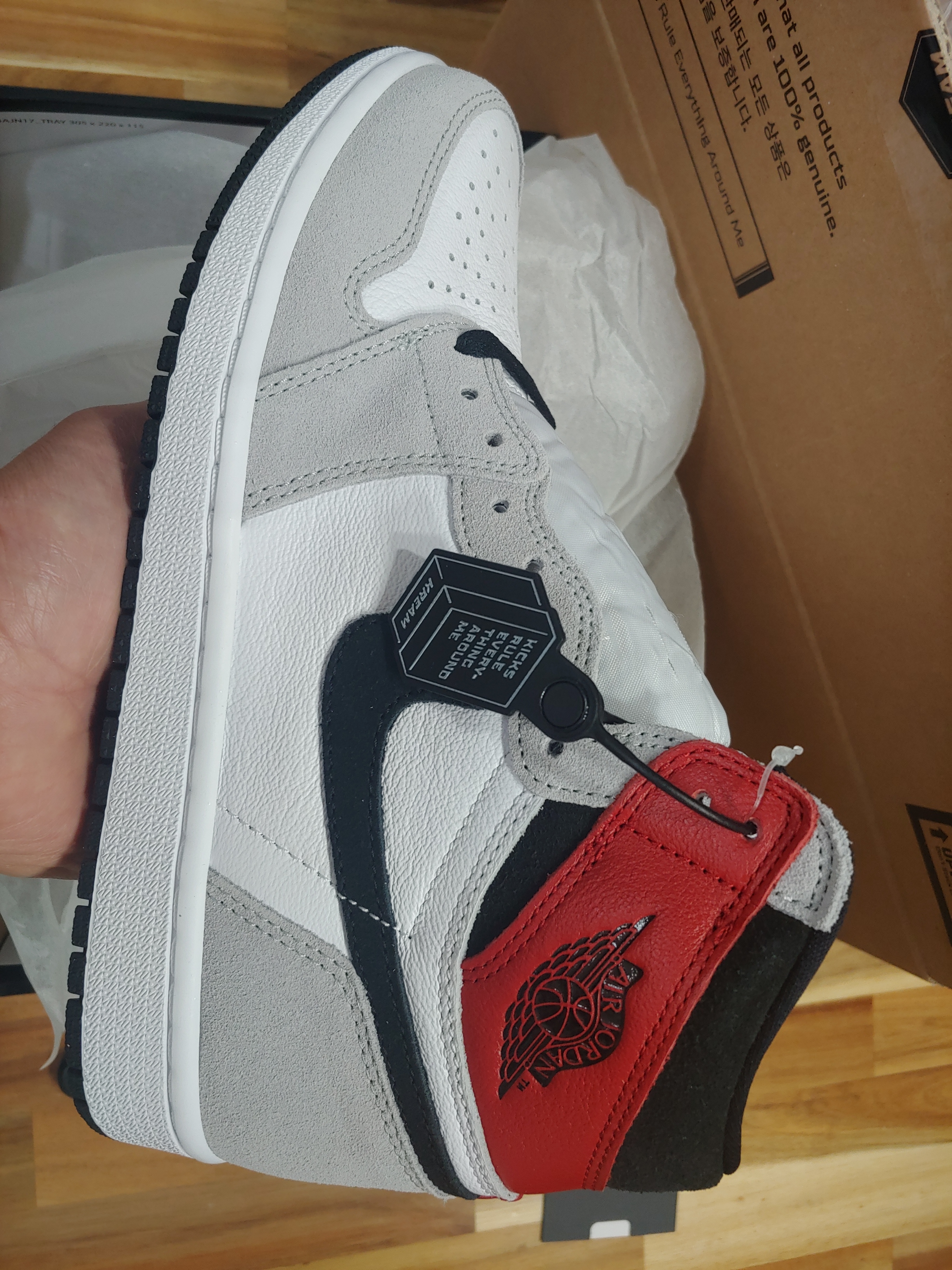 Jordan 1 Retro High OG Light Smoke Grey 착용 스타일