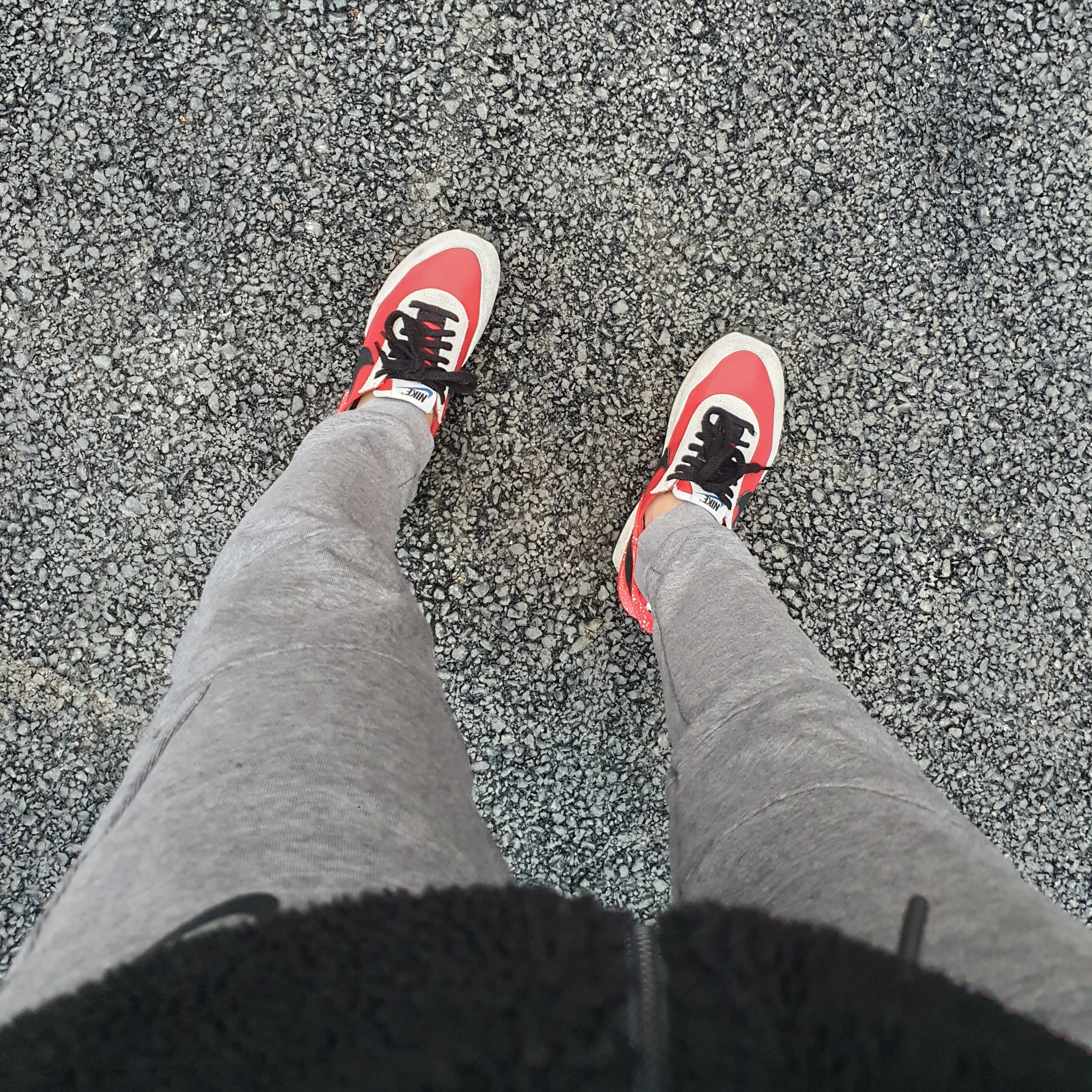 (W) Nike x Undercover Daybreak University Red 착용 스타일