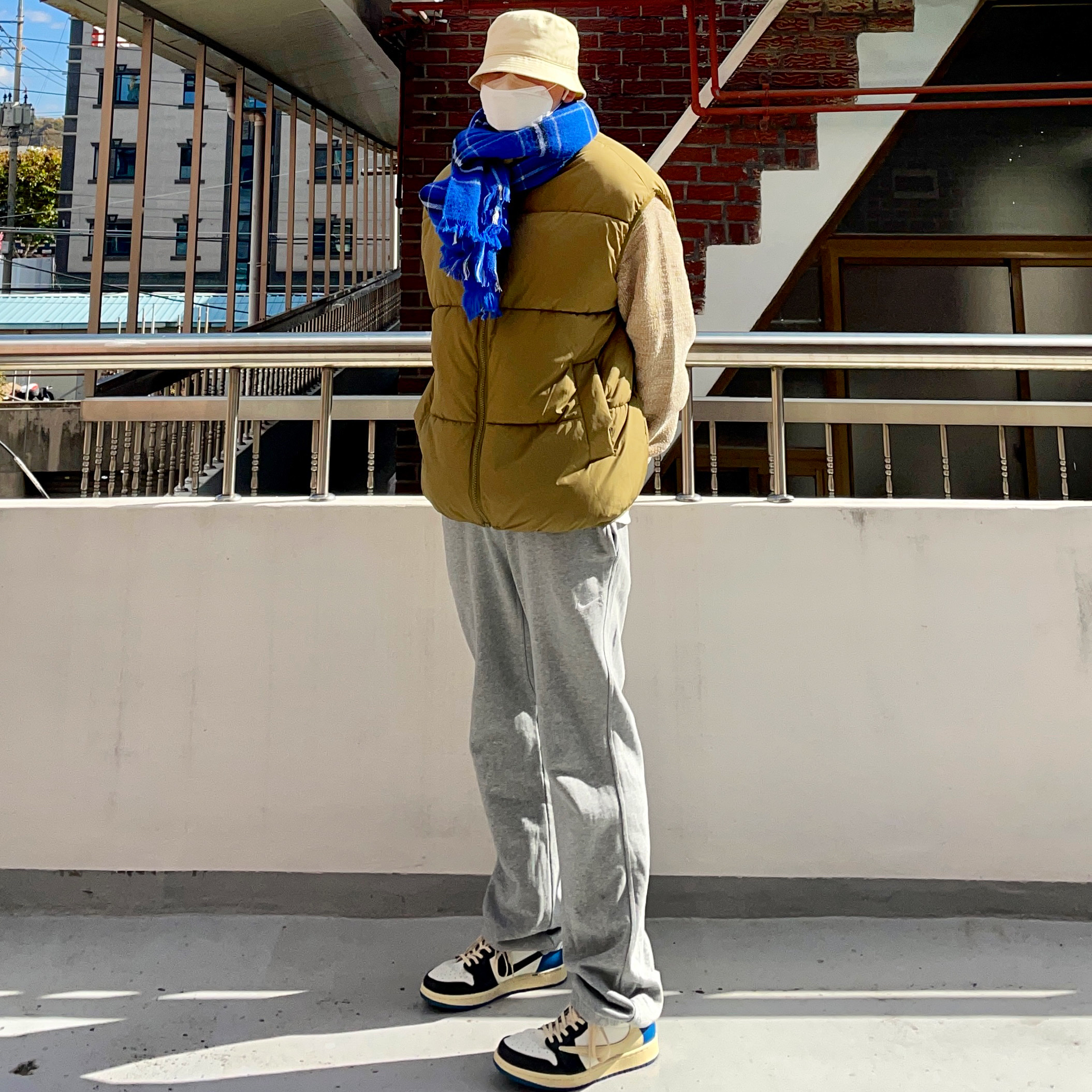 Jordan 1 x Travis Scott x Fragment Retro Low OG SP Military Blue 착용 스타일