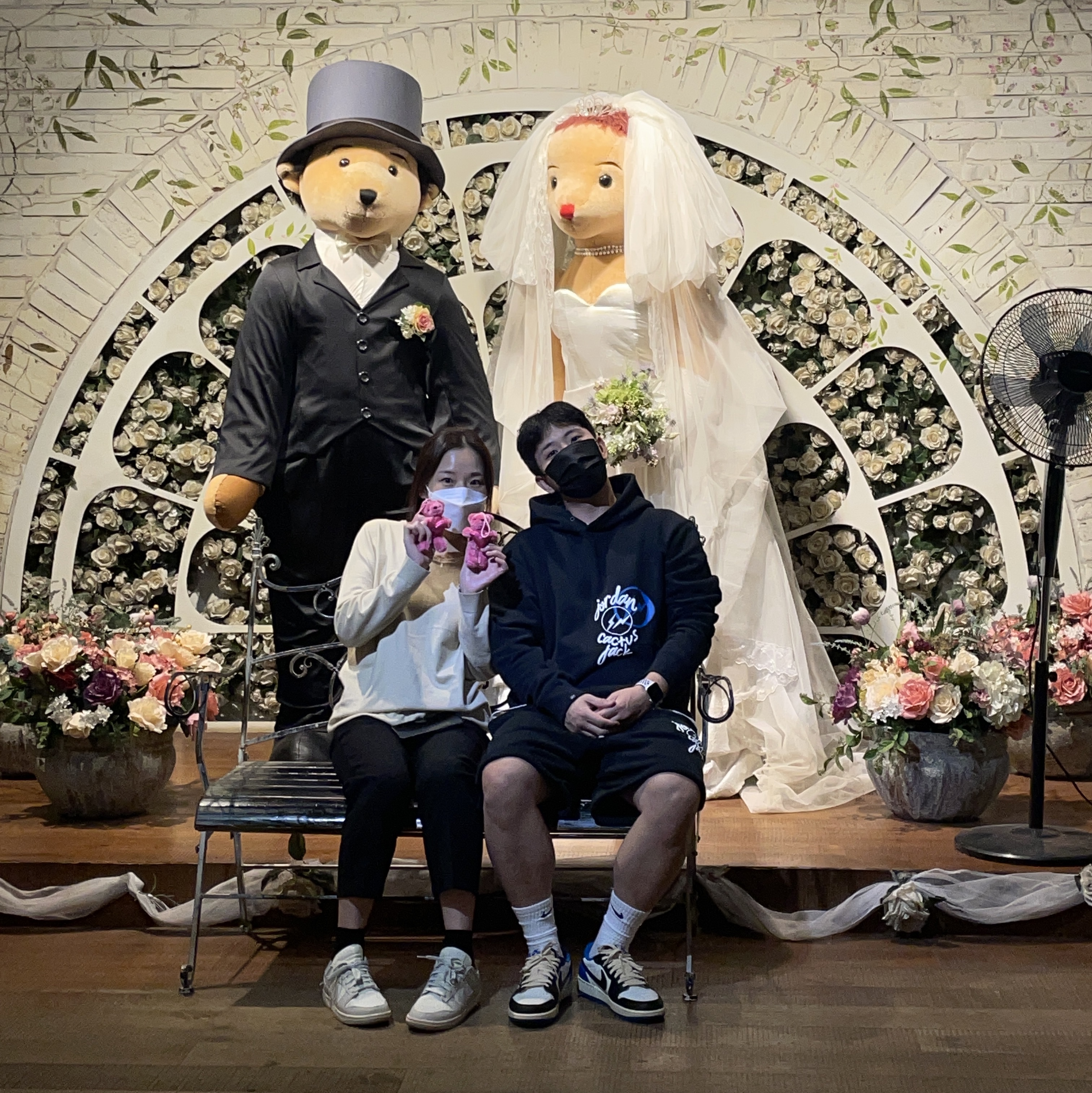 Jordan 1 x Travis Scott x Fragment Retro Low OG SP Military Blue, (W) Nike Dunk Low Light Bone 착용 스타일