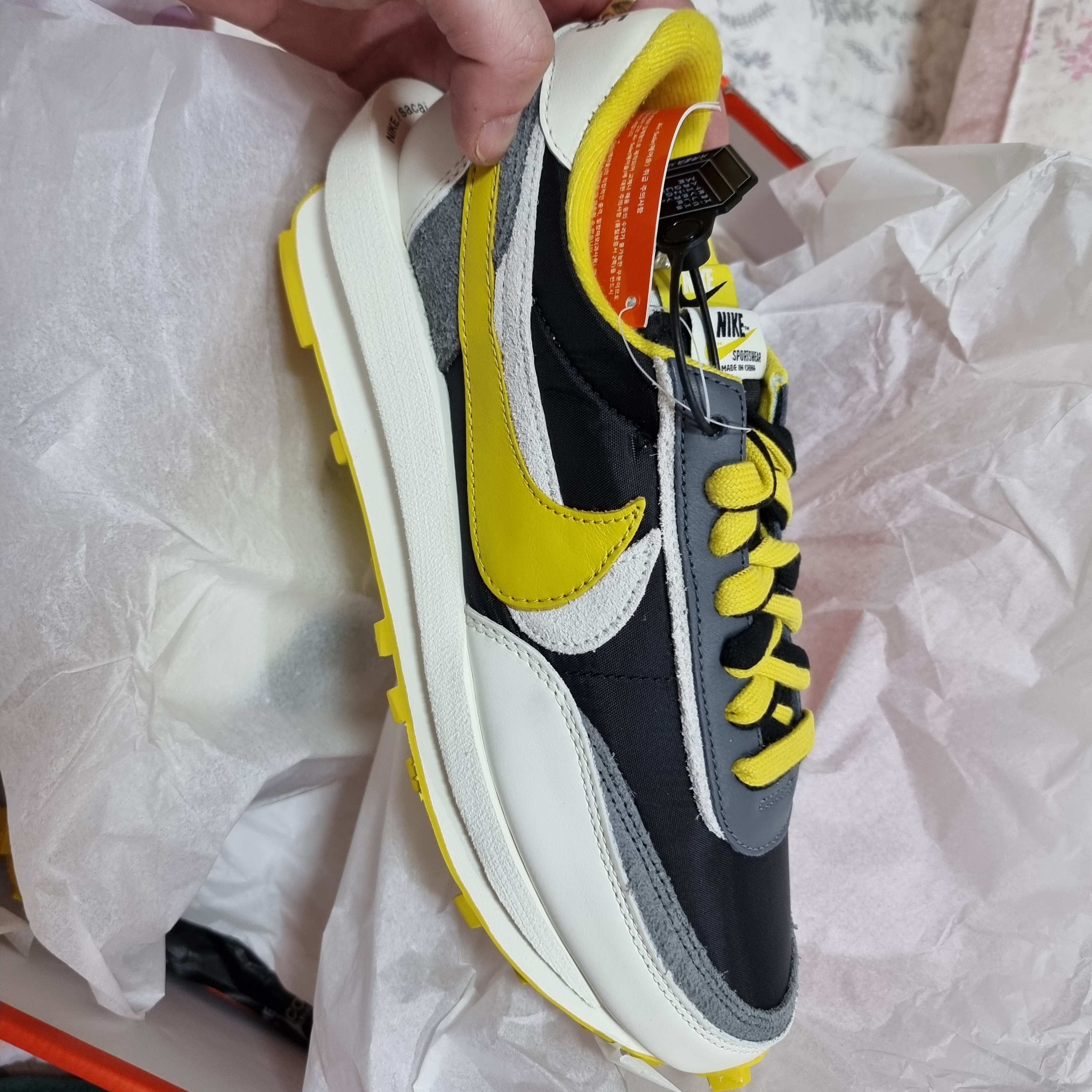 Nike x Sacai x Undercover LDWaffle Black Bright Citron 착용 스타일