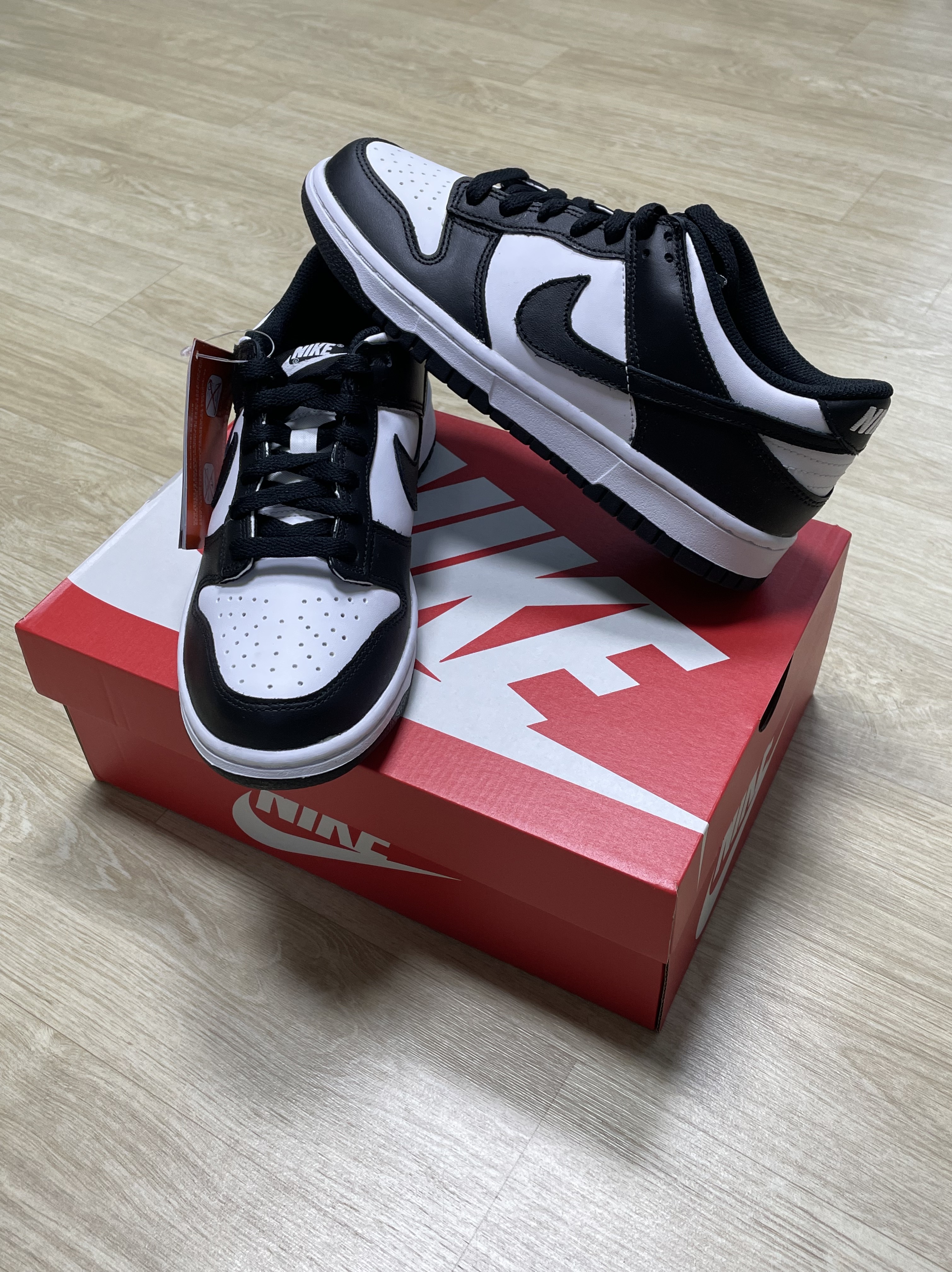 (GS) Nike Dunk Low Black 착용 스타일