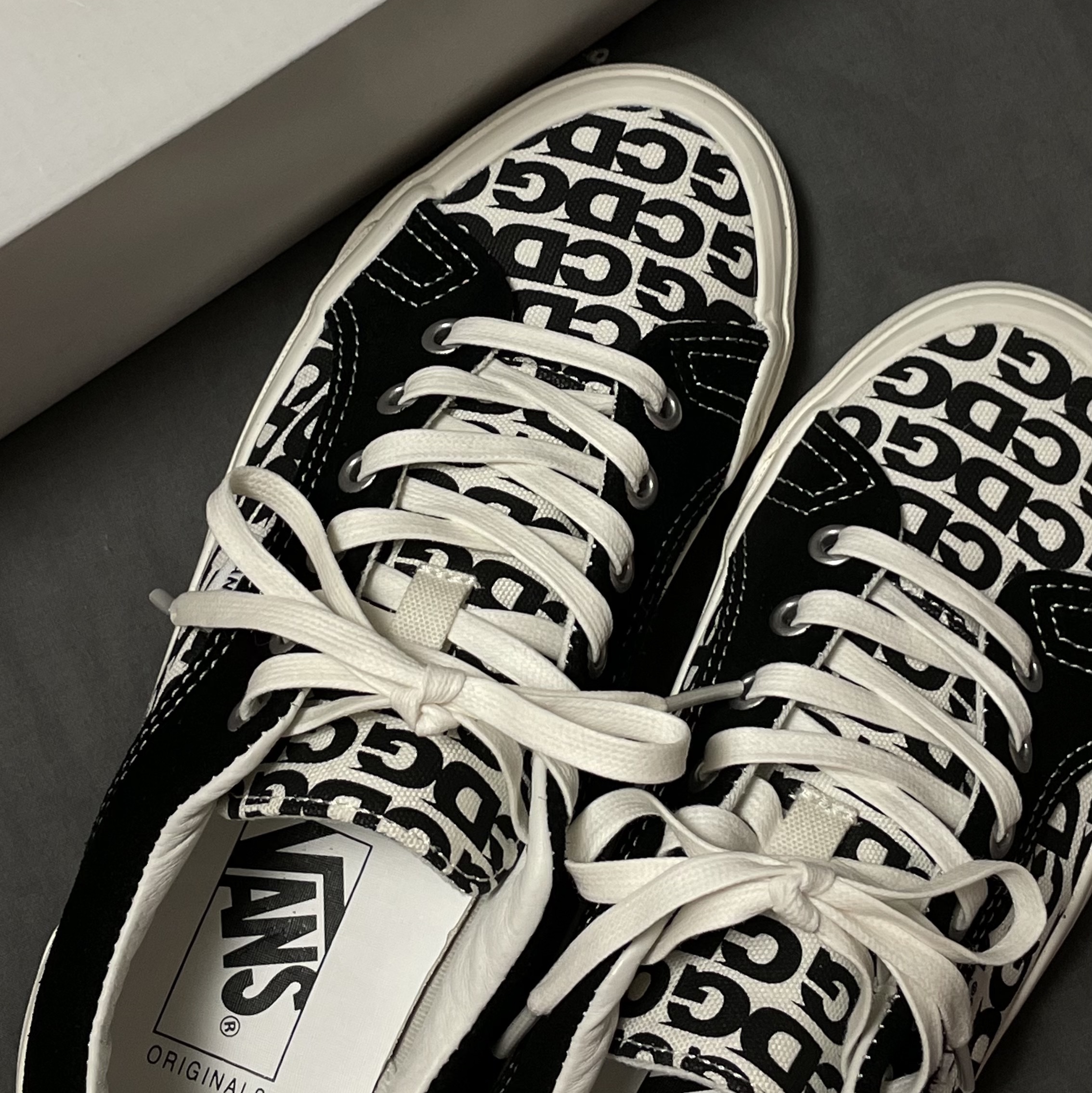 Vans Vault x CDG Lampin LX 2021 착용 스타일 - 1