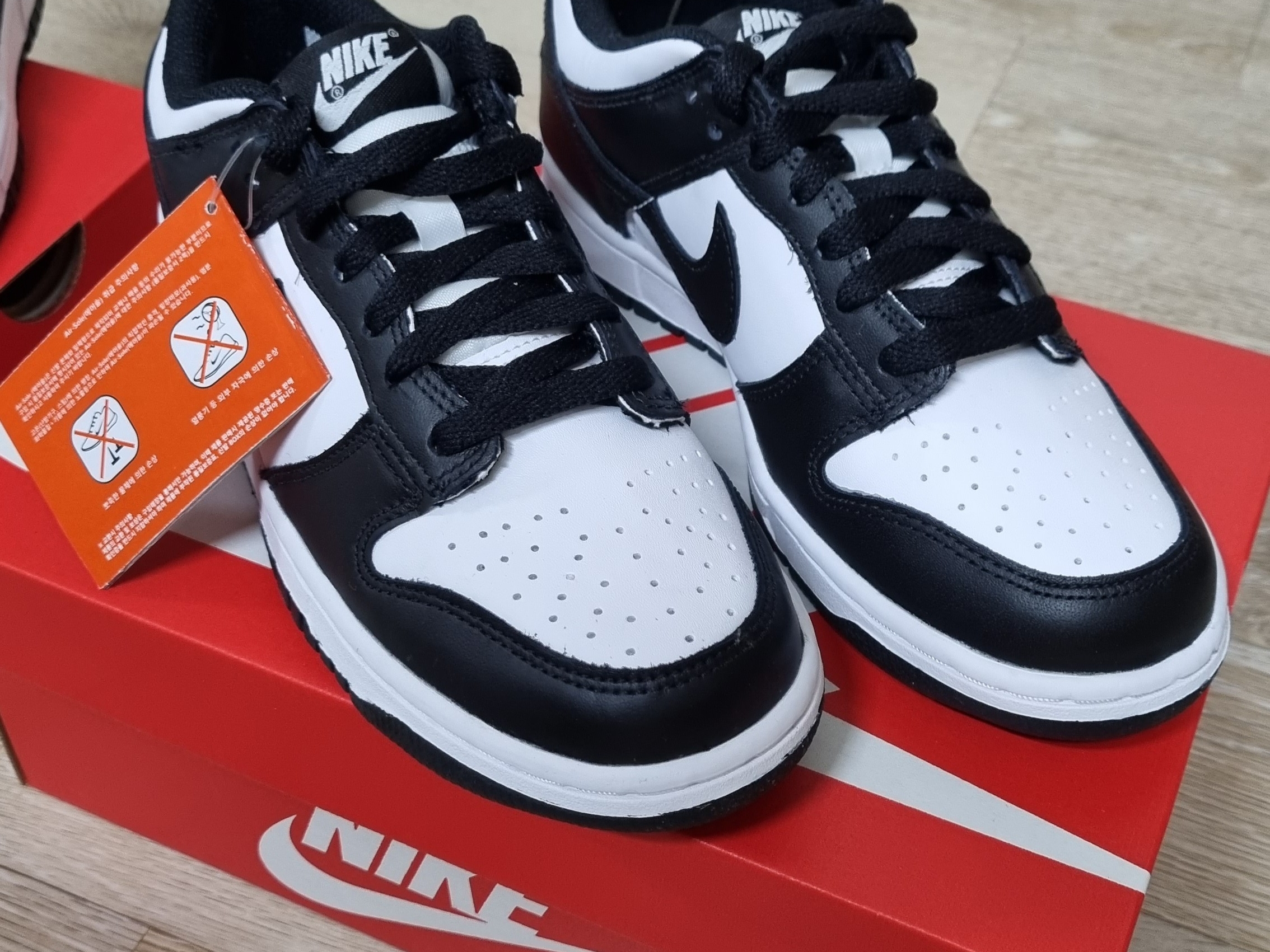 (W) Nike Dunk Low Black, (GS) Nike Dunk Low Black 착용 스타일 - 1