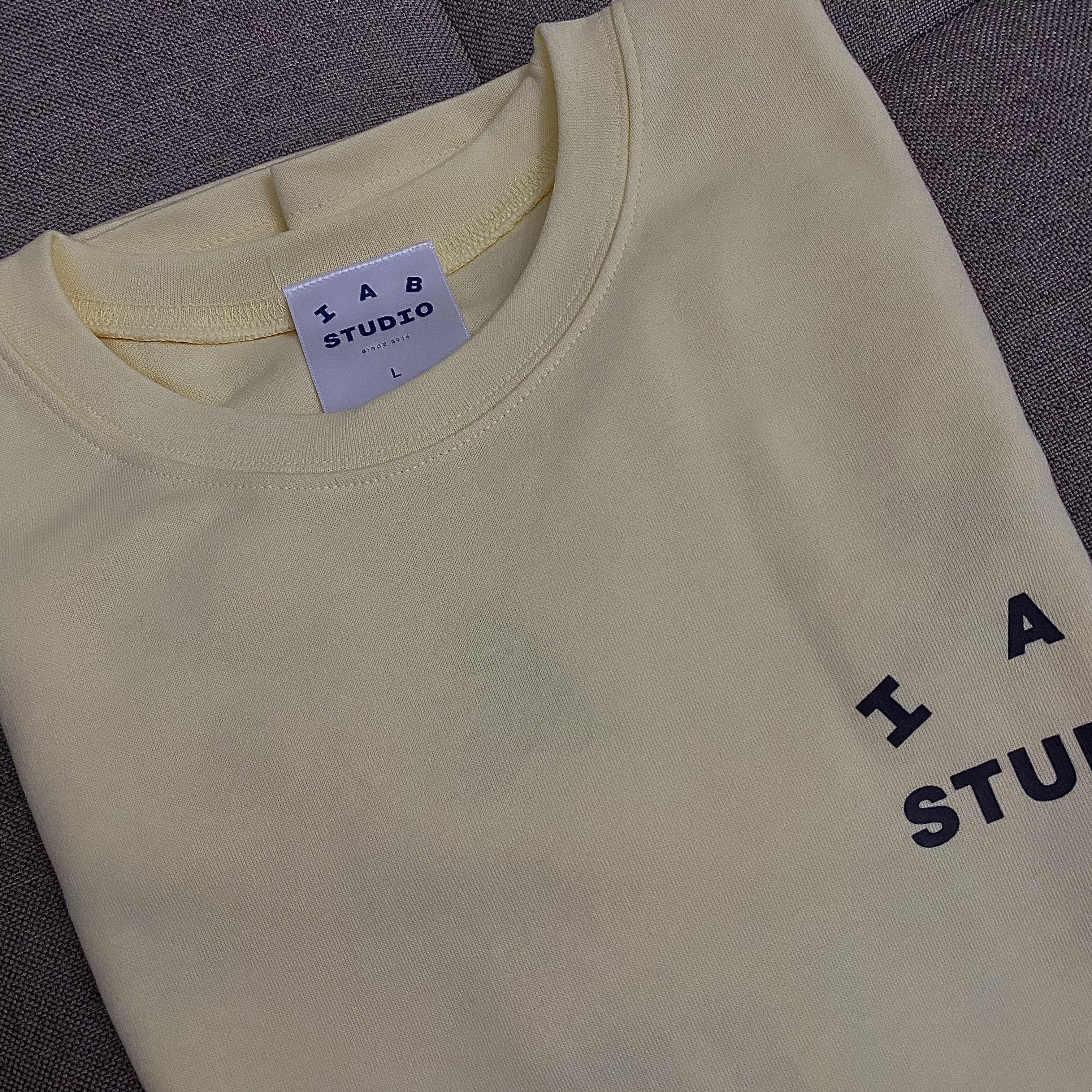 IAB Studio Long Sleeve Lemon 착용 스타일
