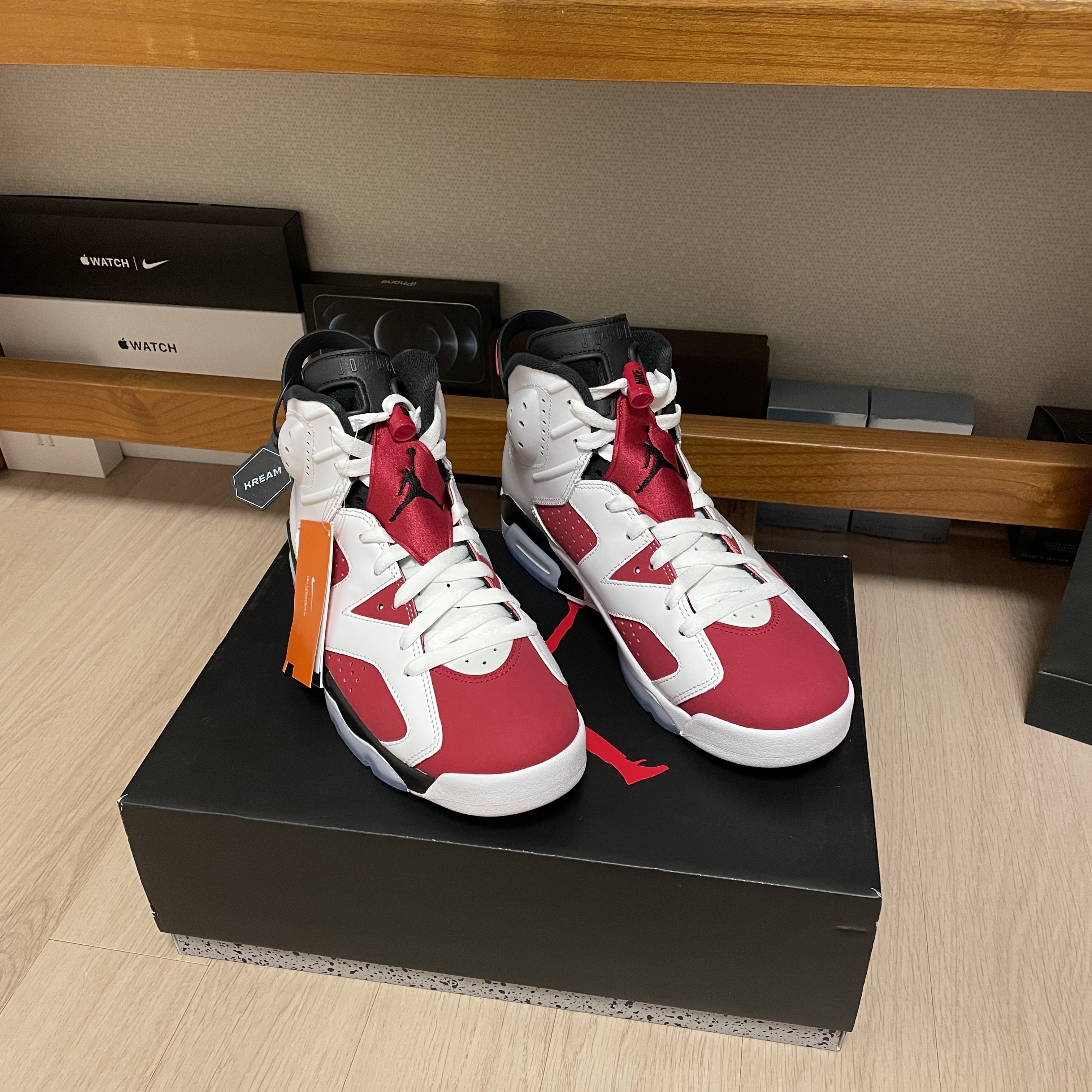 Jordan 6 Retro Carmine 2021, Nike x Peaceminusone Air Force 1 Low Para-Noise 2.0 착용 스타일