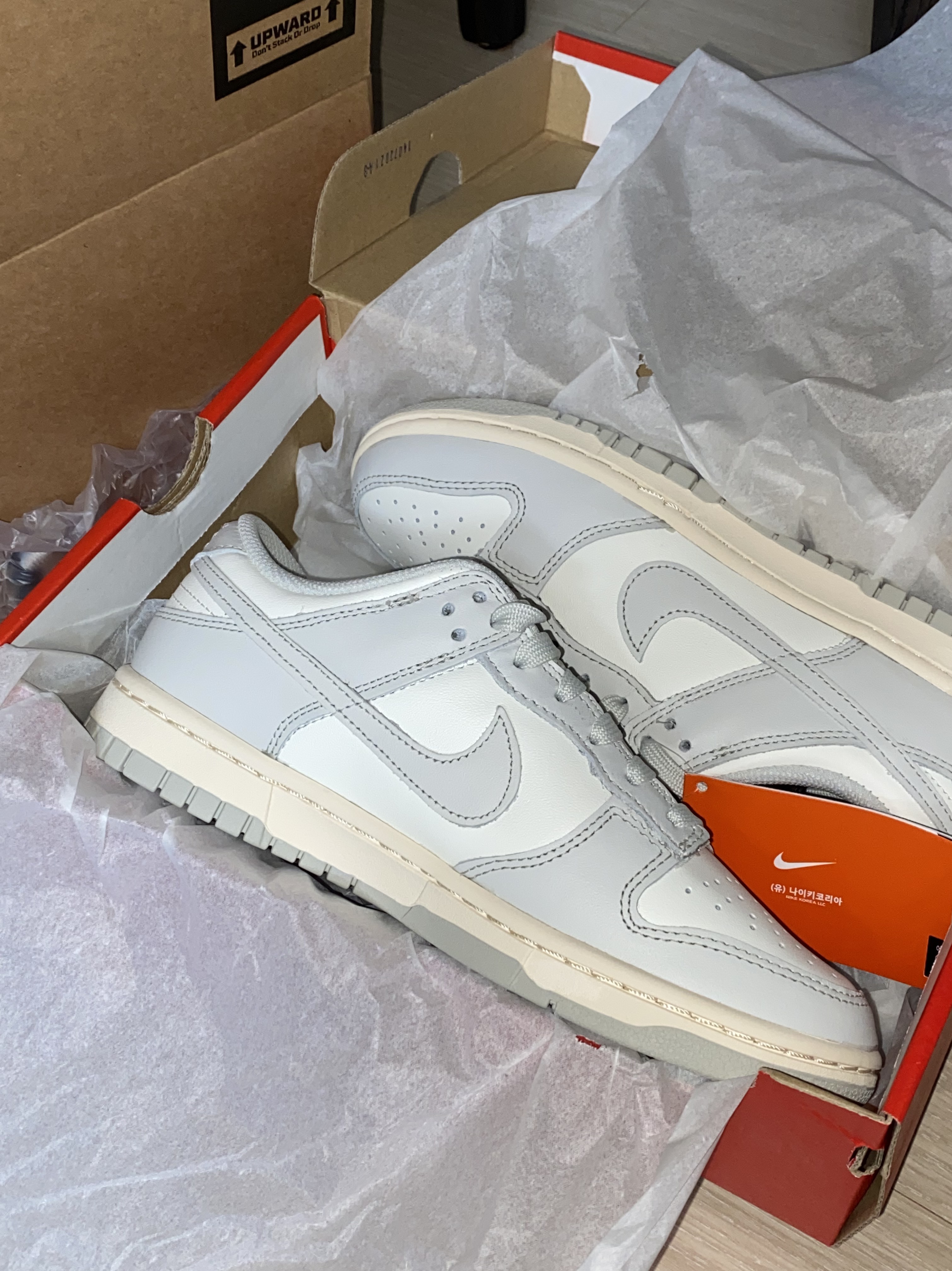 (W) Nike Dunk Low Light Bone 착용 스타일 - 1