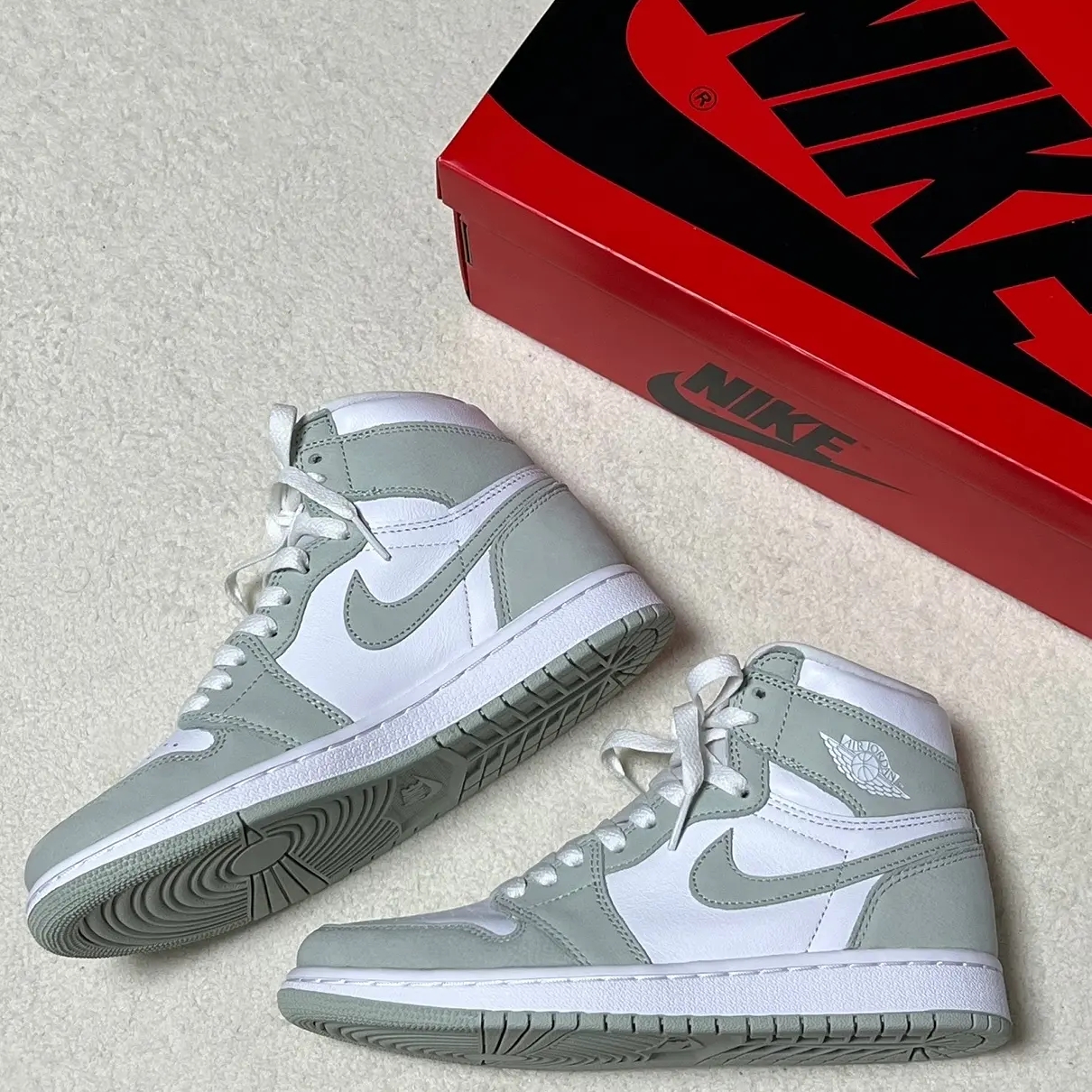 (W) Jordan 1 Retro High OG Seafoam 착용 스타일 - 2