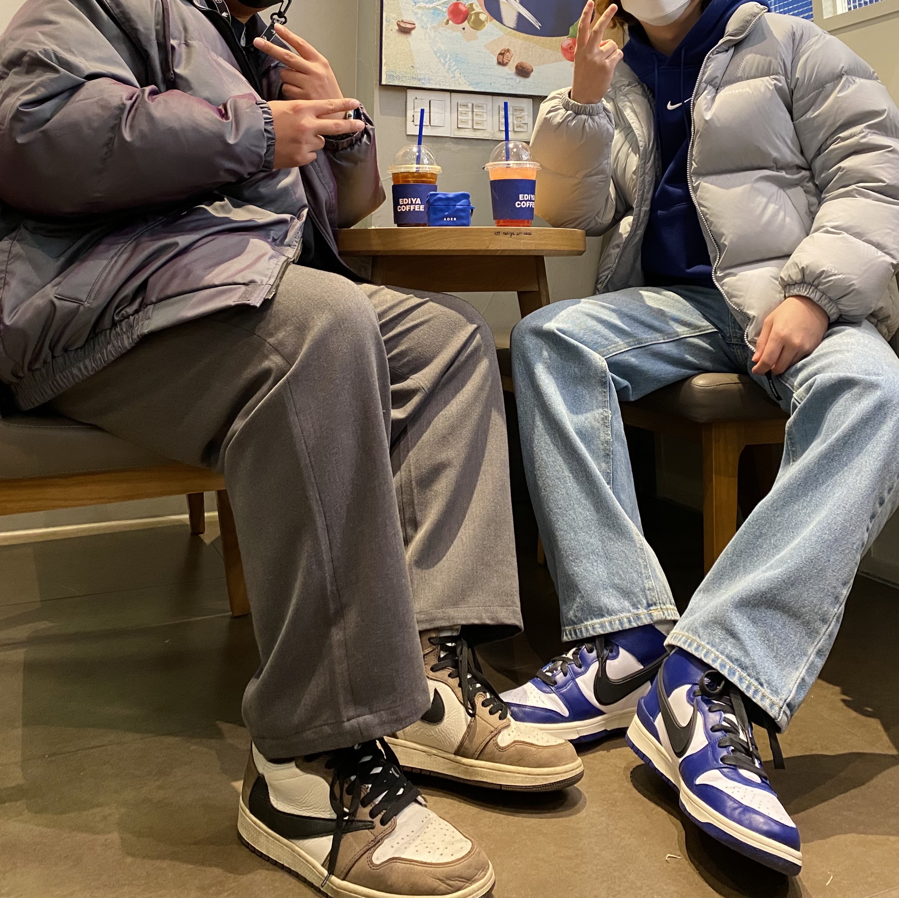 Jordan 1 x Travis Scott Retro High OG SP Mocha, Nike x Ambush Dunk High Deep Royal Blue 착용 스타일
