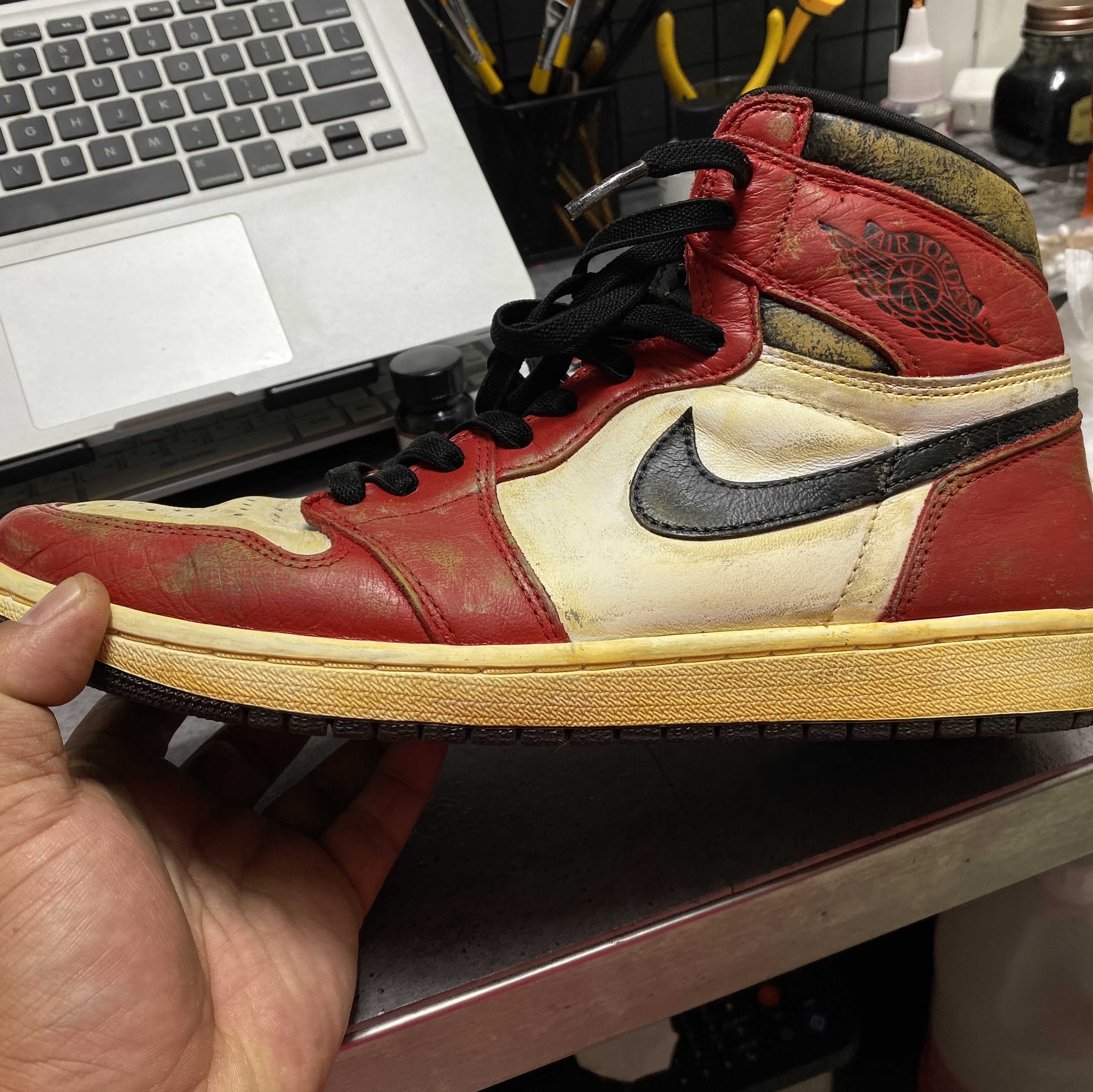 Jordan 1 Retro High OG Light Fusion Red 착용 스타일