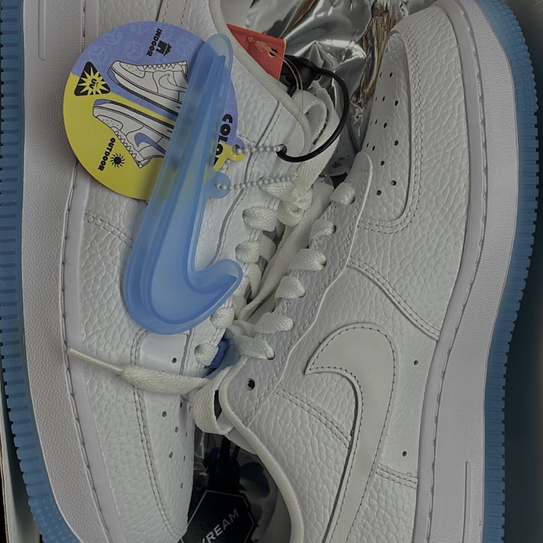 (W) Nike Air Force 1 '07 LX White University Blue 착용 스타일 - 1