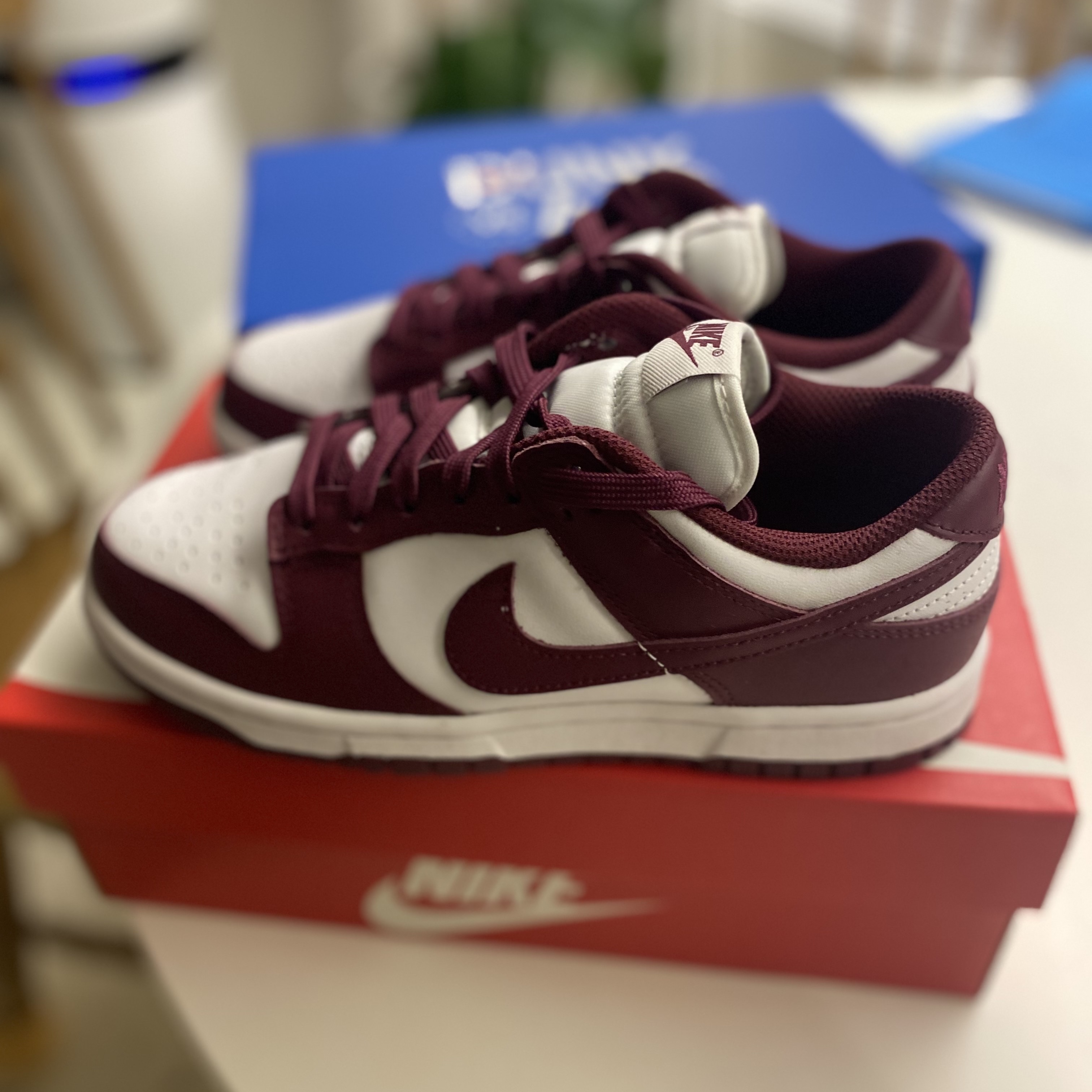 (W) Nike Dunk Low Bordeaux 착용 스타일 - 2