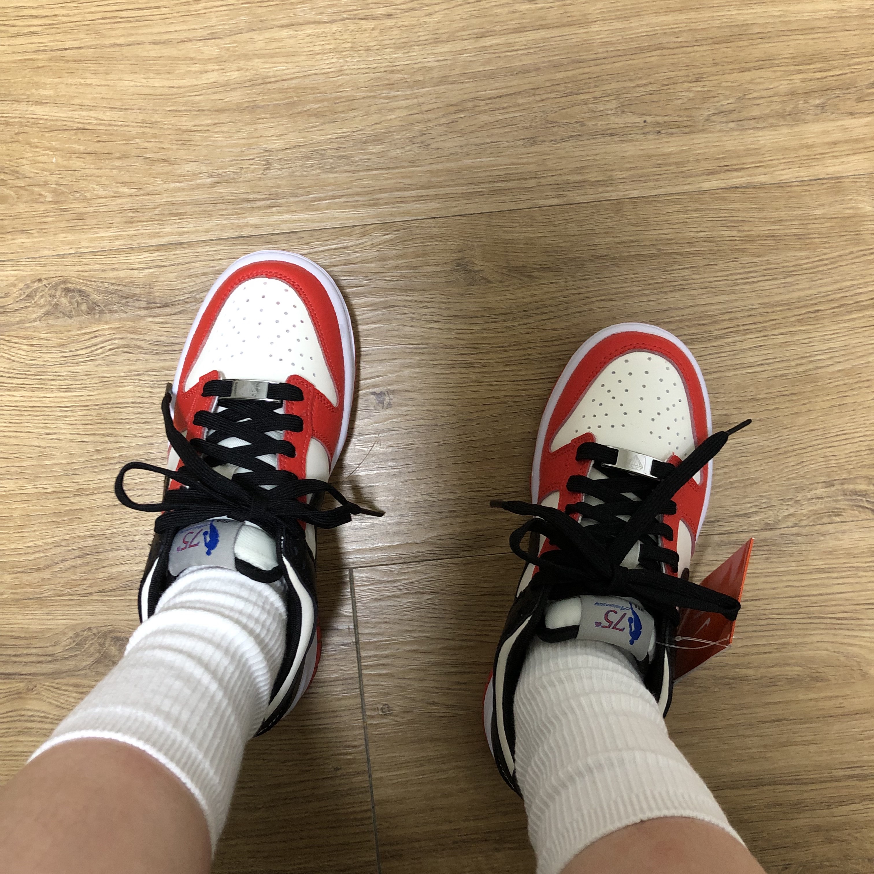 Nike x NBA Dunk Low Retro EMB Black and Chile Red, (GS) Nike x NBA Dunk Low Black and Chile Red 착용 스타일