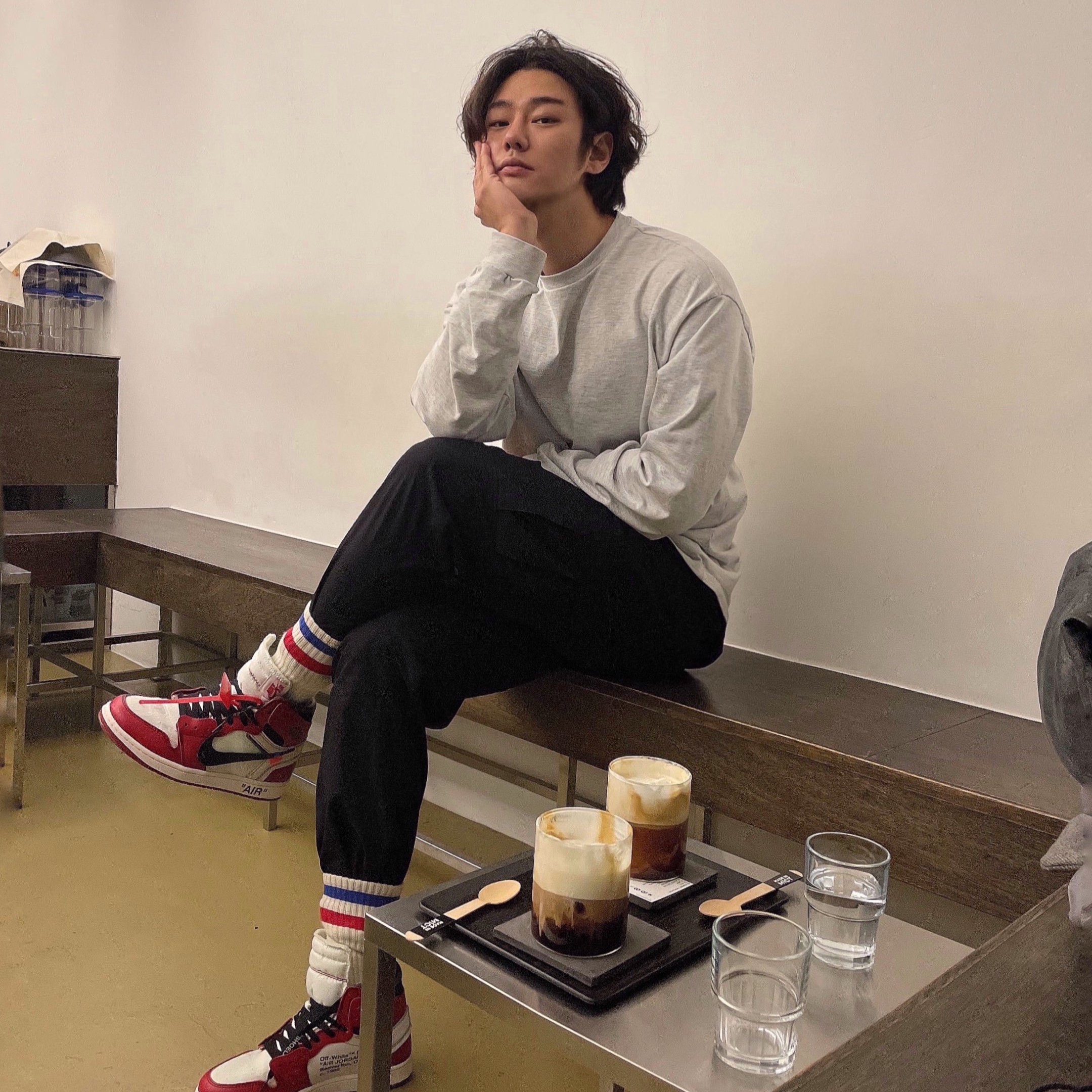 Jordan 1 x Off-White Retro High Chicago The Ten 착용 스타일