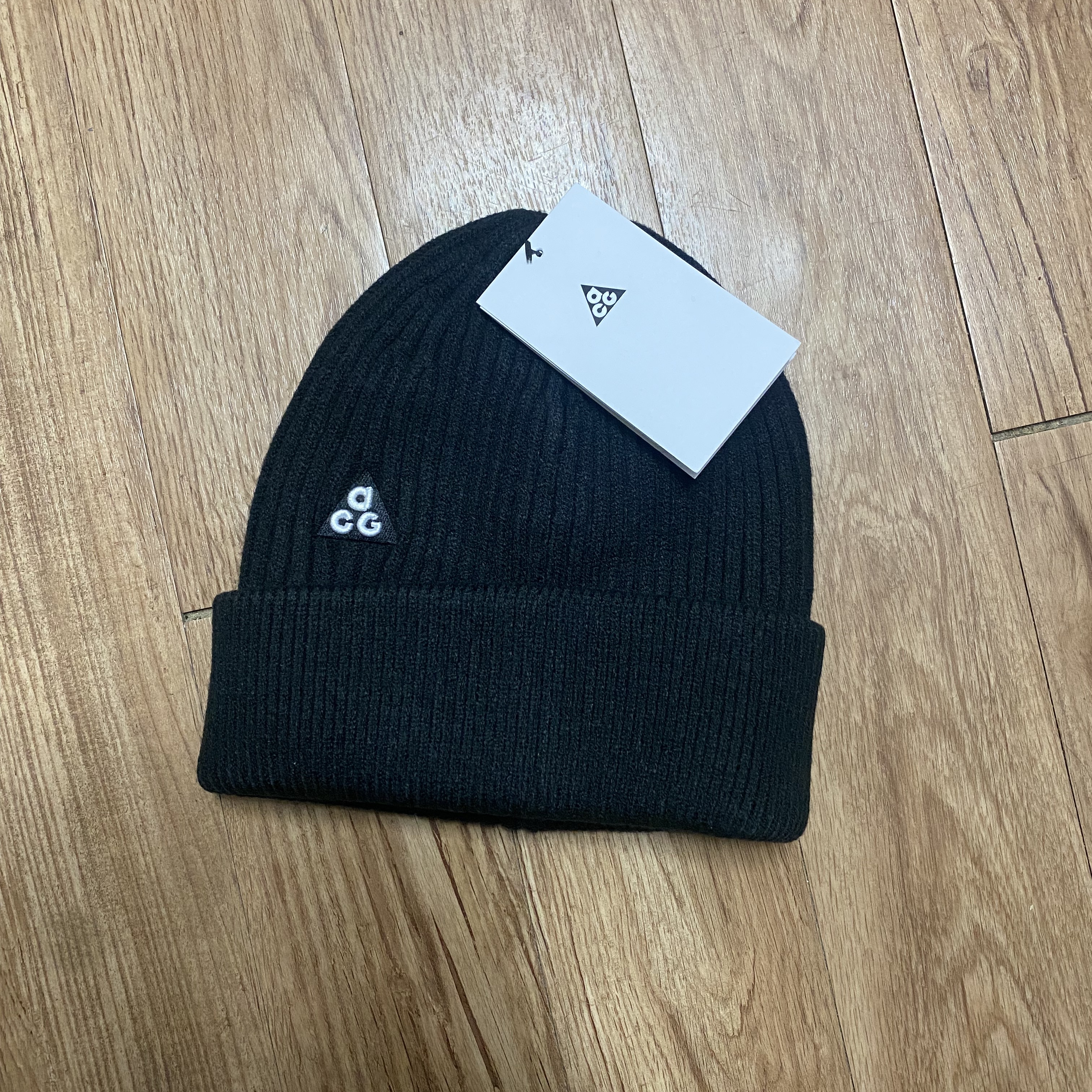 Nike NRG ACG Cuffed Beanie Black 착용 스타일