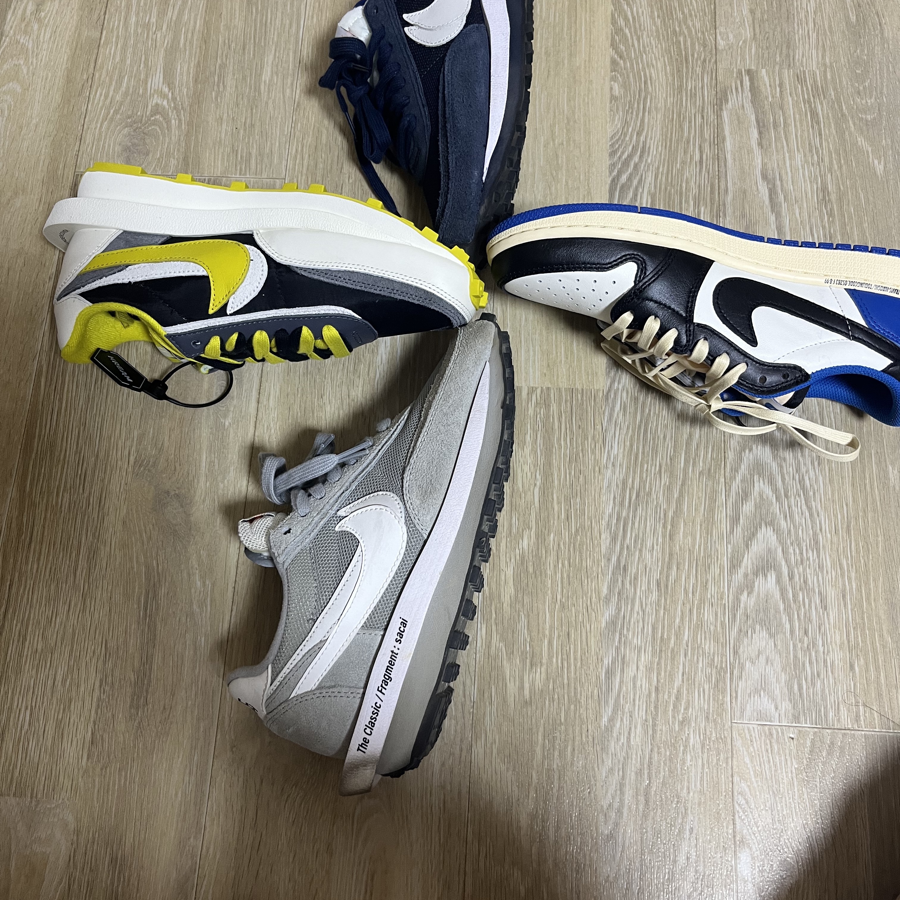 Jordan 1 x Travis Scott x Fragment Retro Low OG SP Military Blue, Nike x Sacai x Undercover LDWaffle Black Bright Citron 착용 스타일 - 2