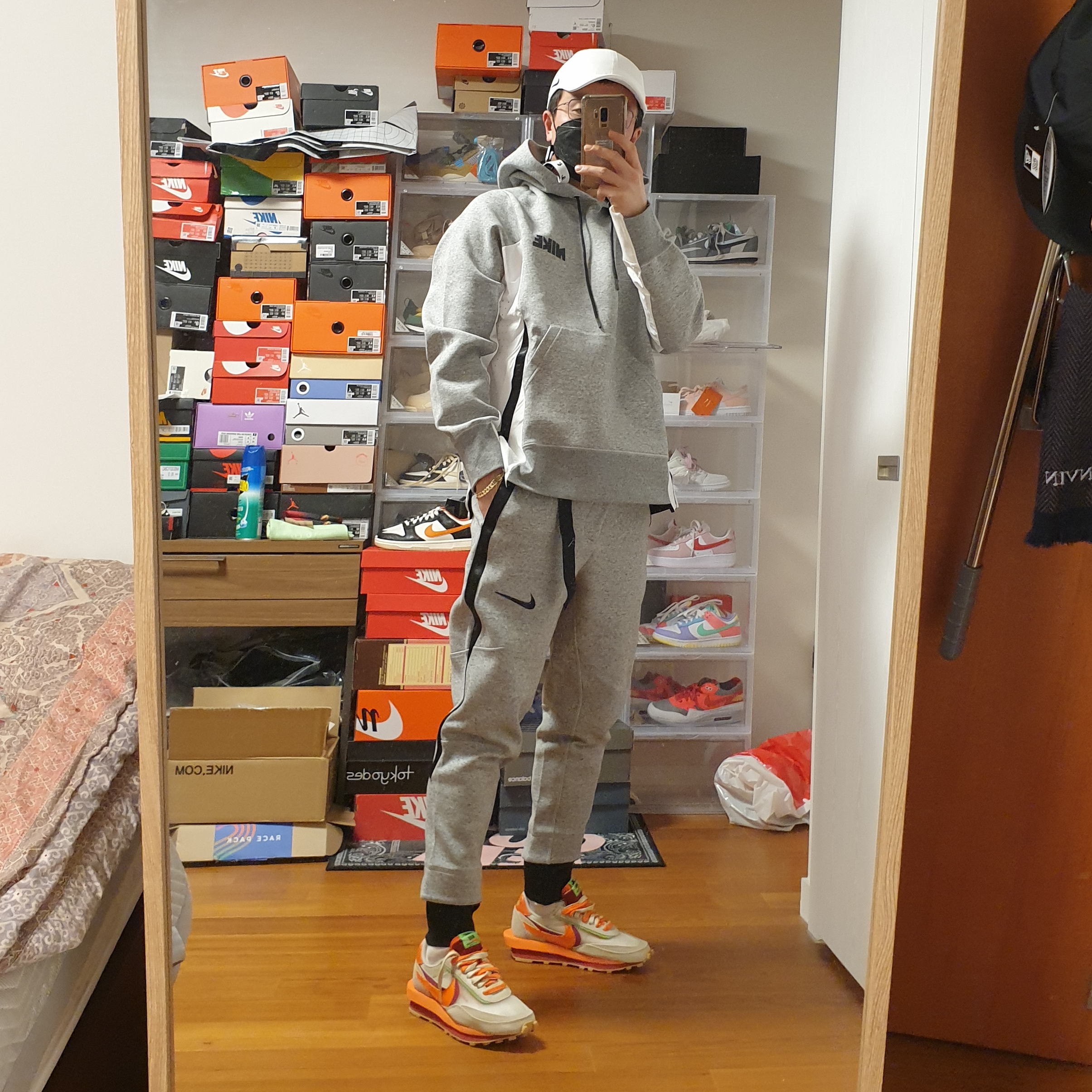 Nike x Sacai x Clot LDWaffle Orange Blaze, Nike x Sacai NRG Pullover Hoodie Dark Grey Heather - US/EU 착용 스타일 - 1