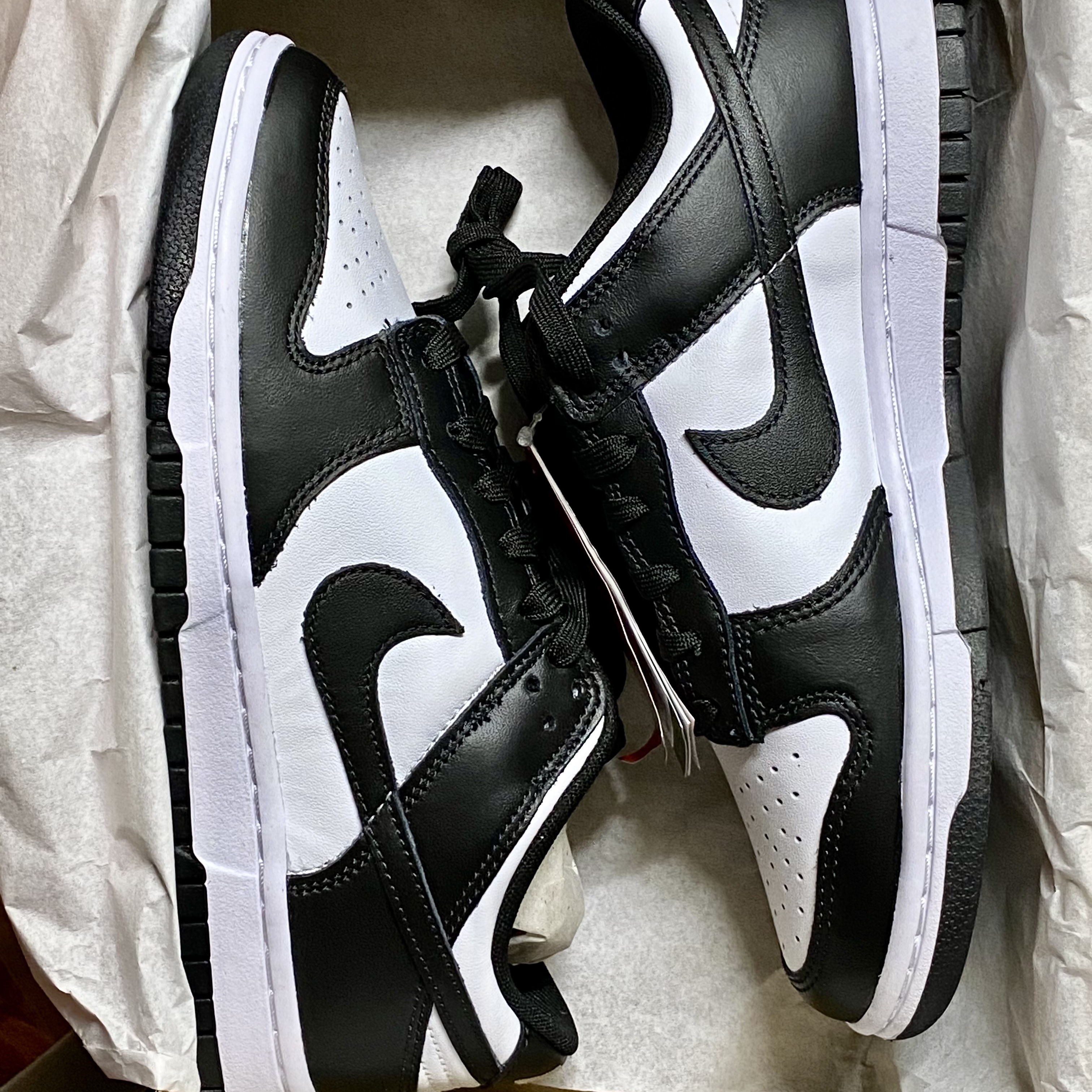 Nike Dunk Low Retro Black 착용 스타일 - 1
