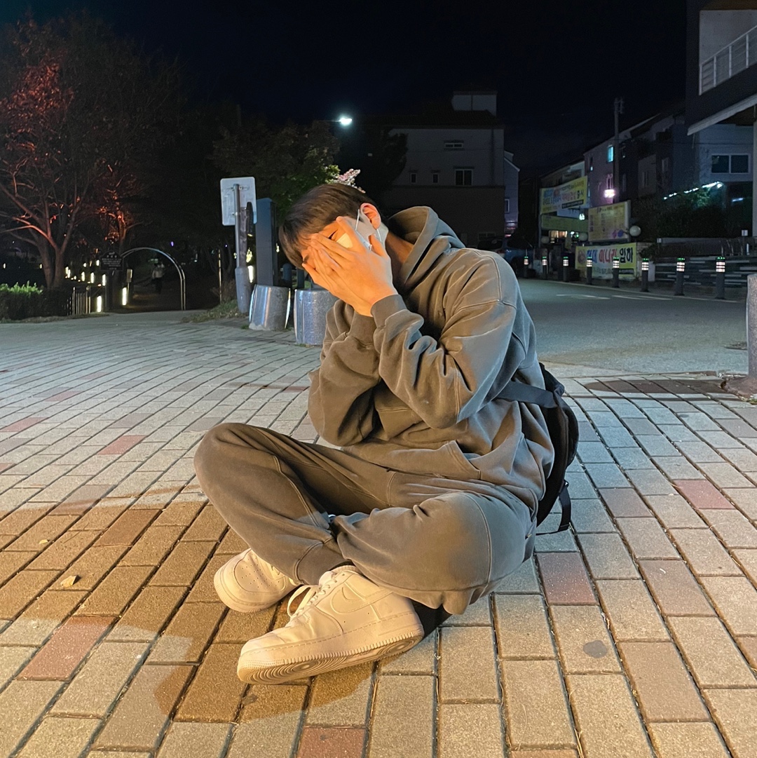 IAB Studio Blocked Pigment Hoodie Black, IAB Studio Blocked Pigment Sweatpants Black 착용 스타일