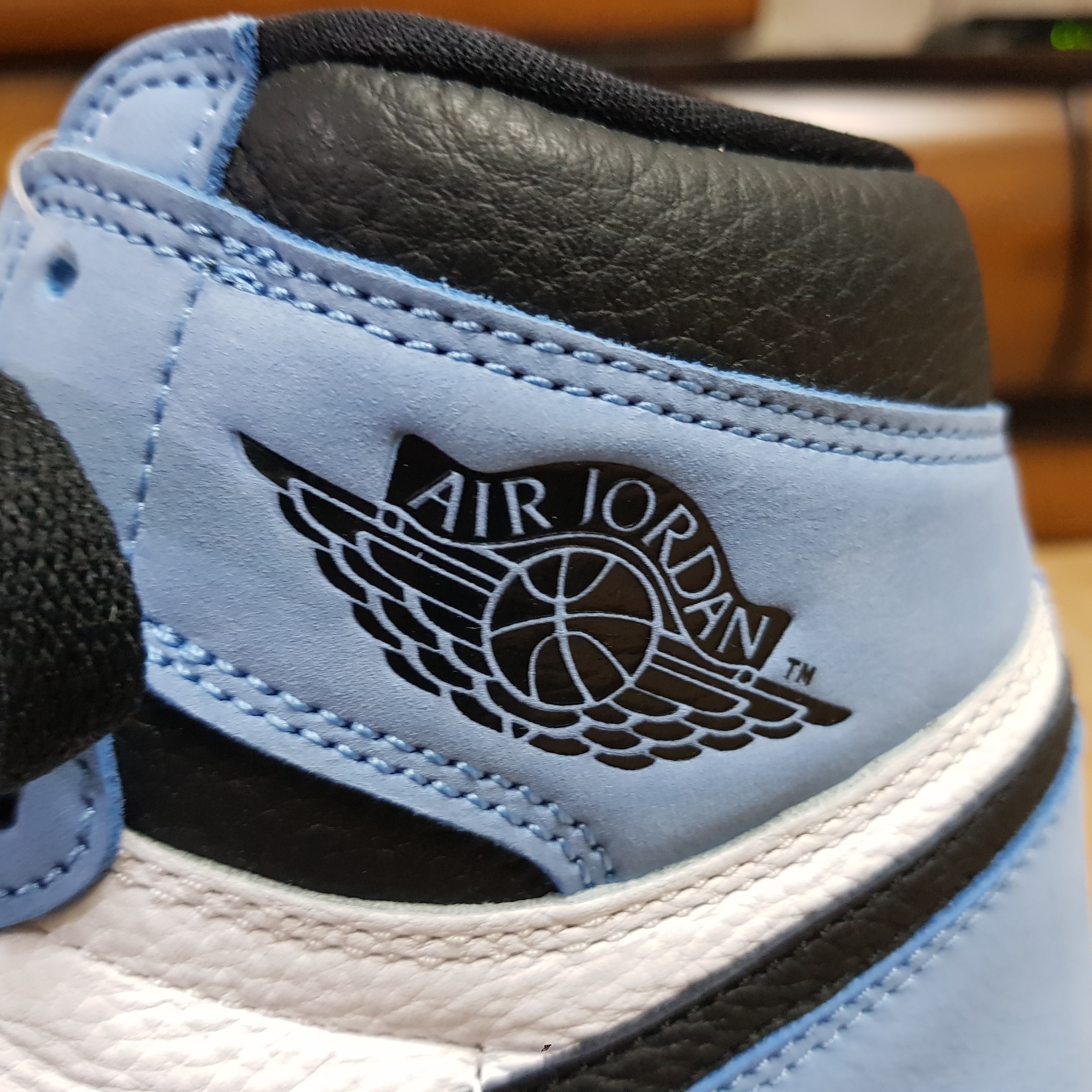 Jordan 1 Retro High OG University Blue 착용 스타일 - 2