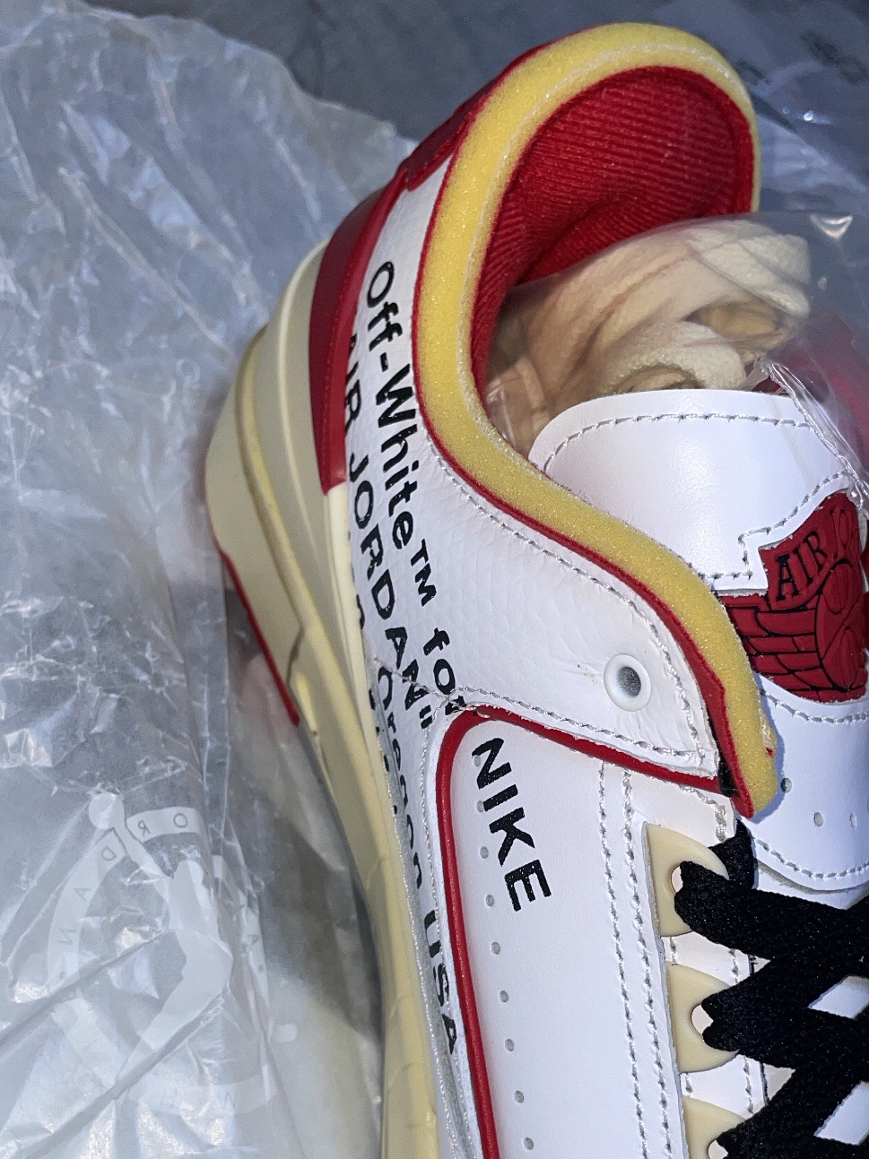 Jordan 2 x Off-White Retro Low SP White and Varsity Red 착용 스타일 - 2