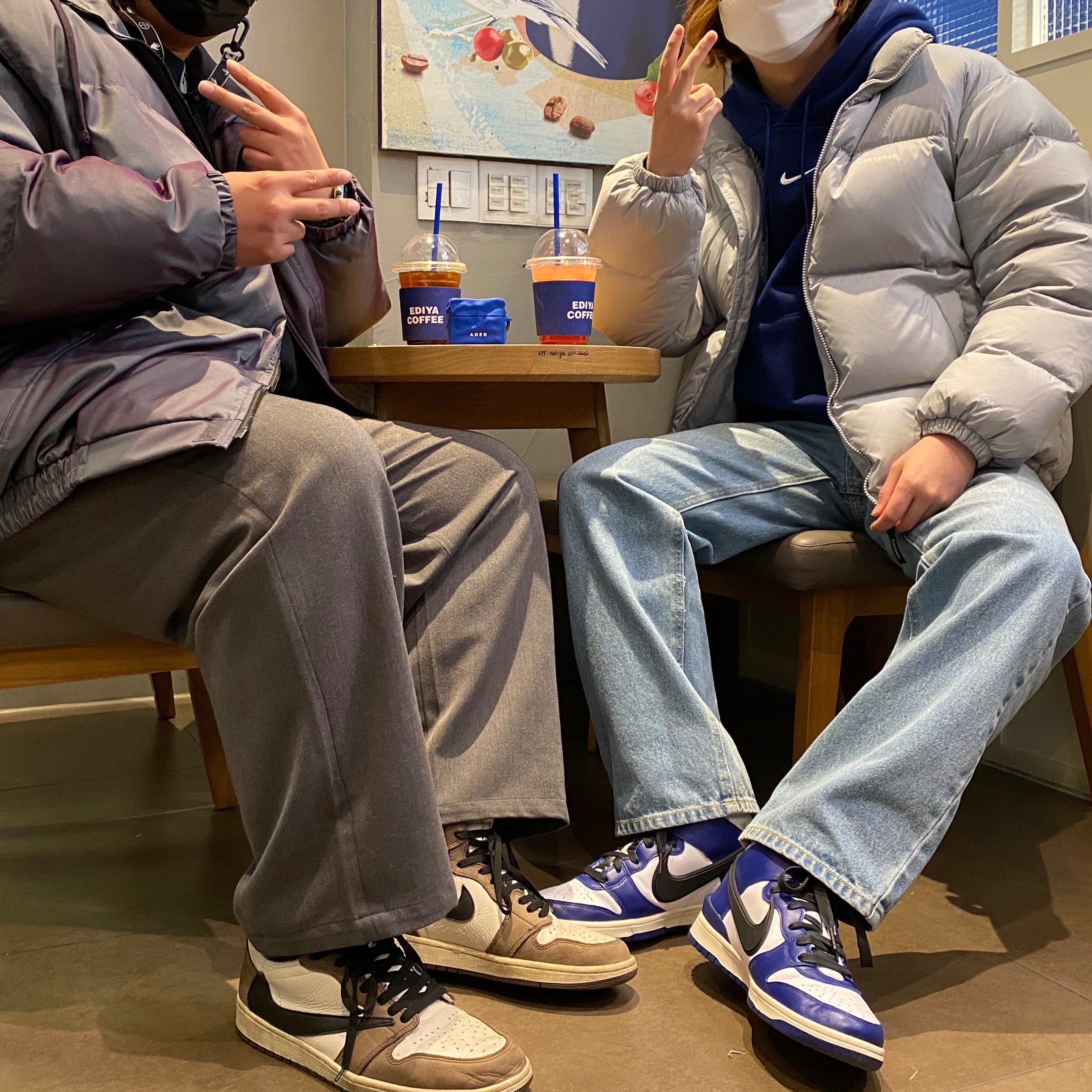 Jordan 1 x Travis Scott Retro High OG SP Mocha, Nike x Ambush Dunk High Deep Royal Blue 착용 스타일