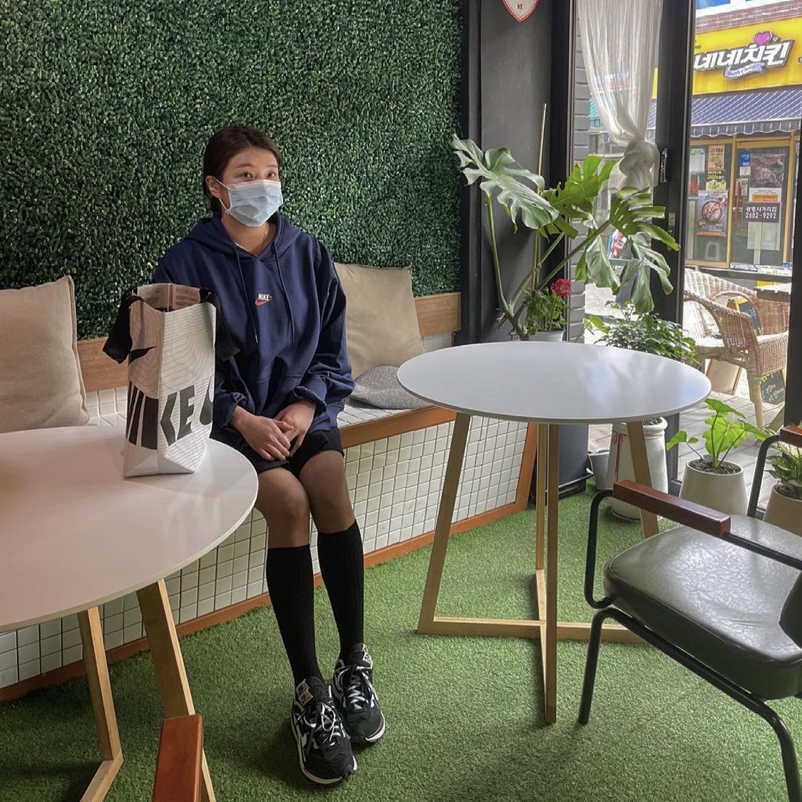 Nike x Sacai VaporWaffle Black White, Nike NSW Hoodie BRS Midnight Navy 착용 스타일 - 2