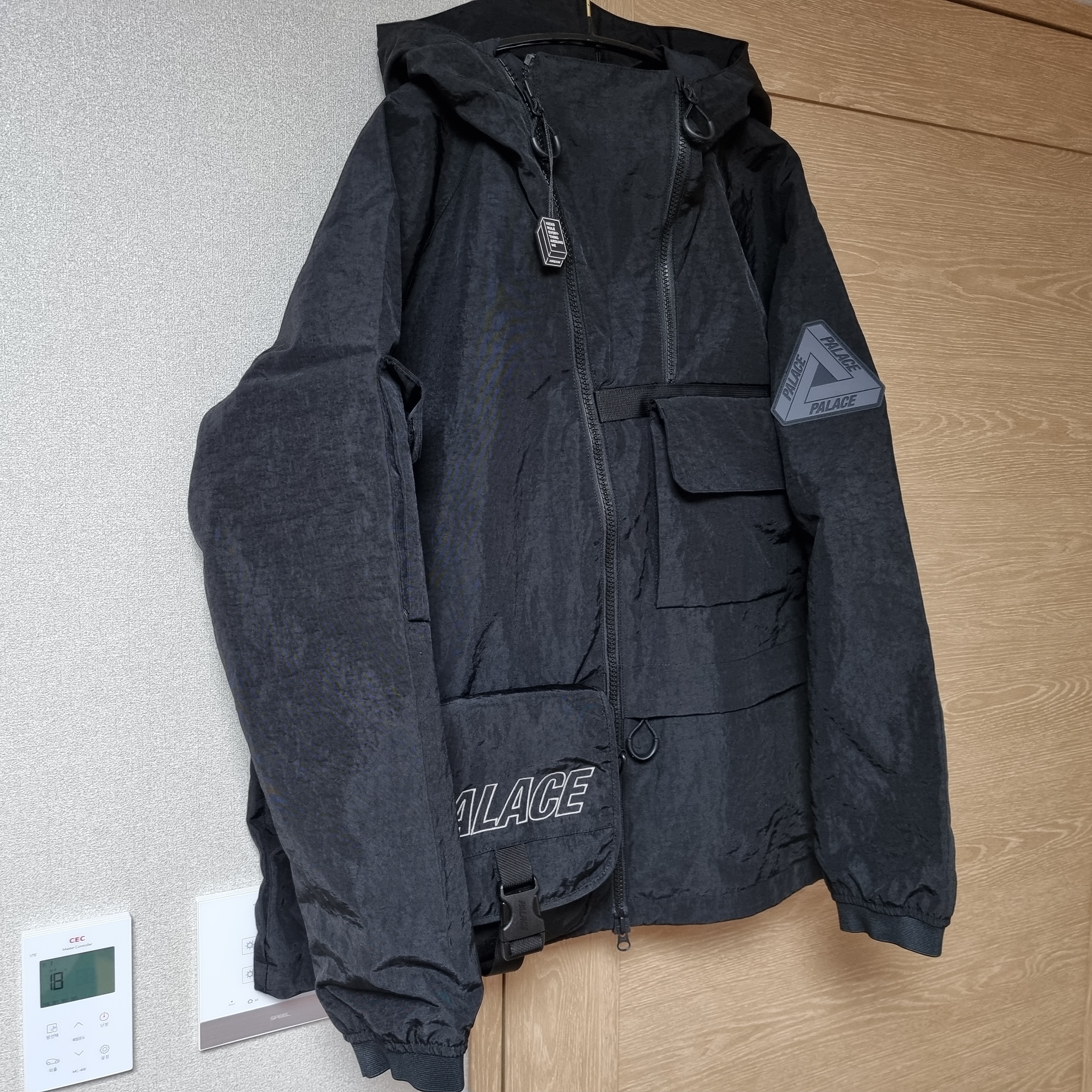 Palace Bag Jacket Black - 21FW 착용 스타일 - 5