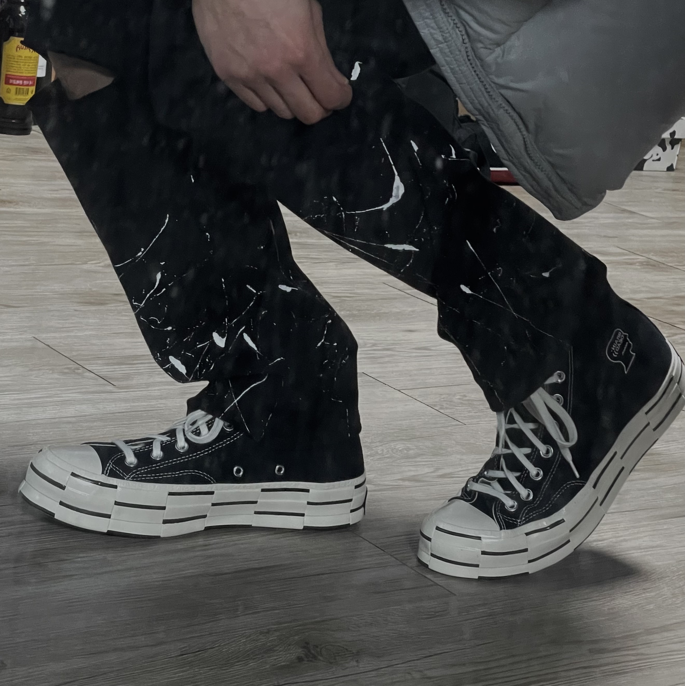 Converse x Brain Dead Chuck 70 Hi Black 착용 스타일 - 1