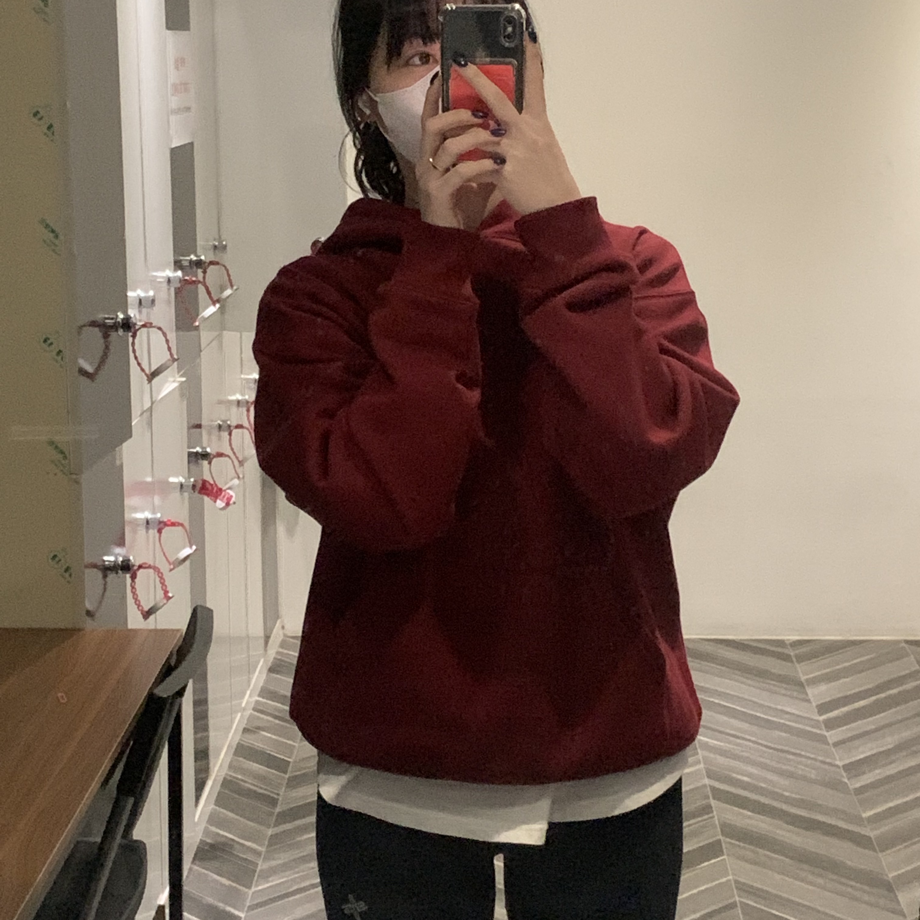 IAB Studio Hoodie Raspberry 착용 스타일 - 1
