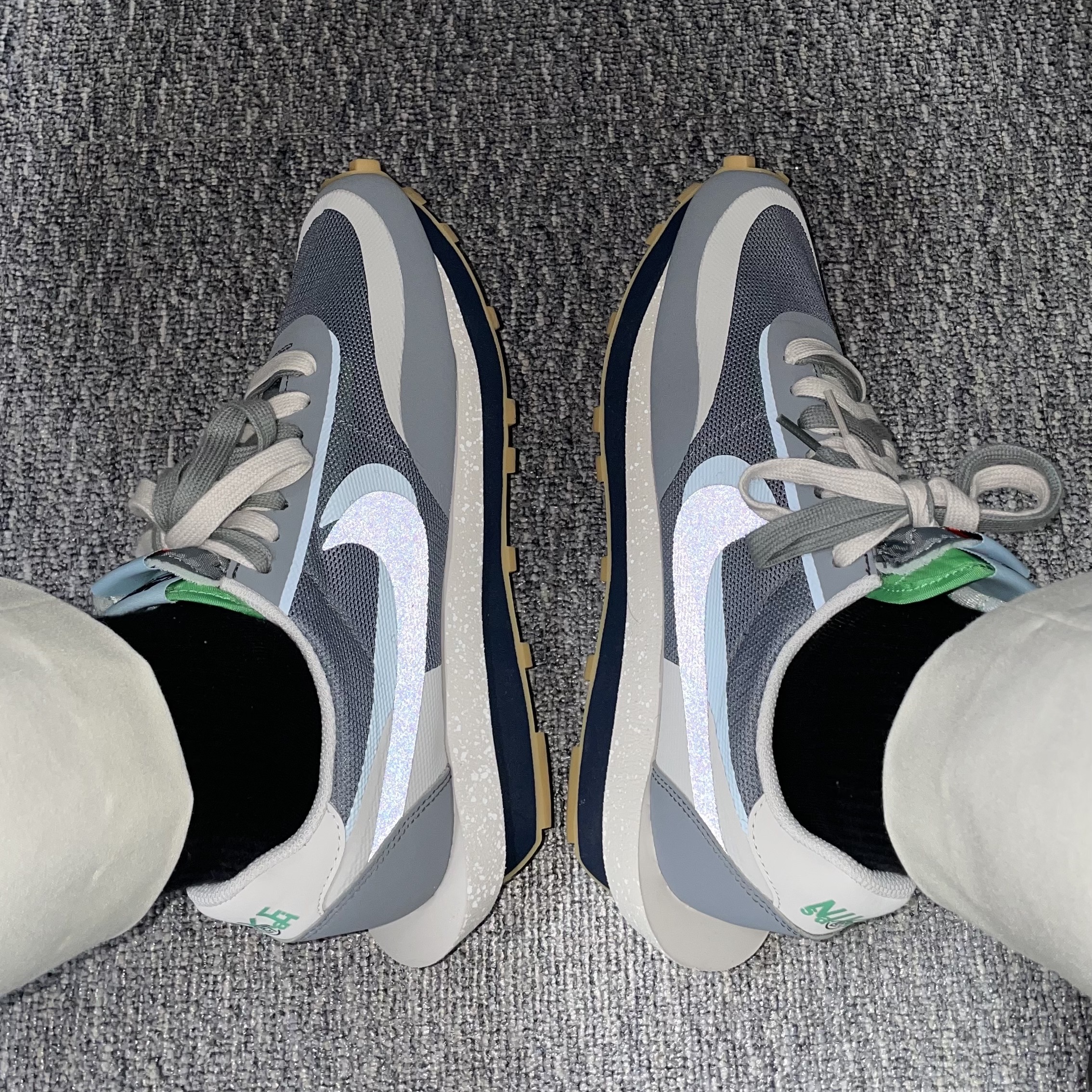 Nike x Sacai x Clot LDWaffle Cool Grey 착용 스타일 - 2