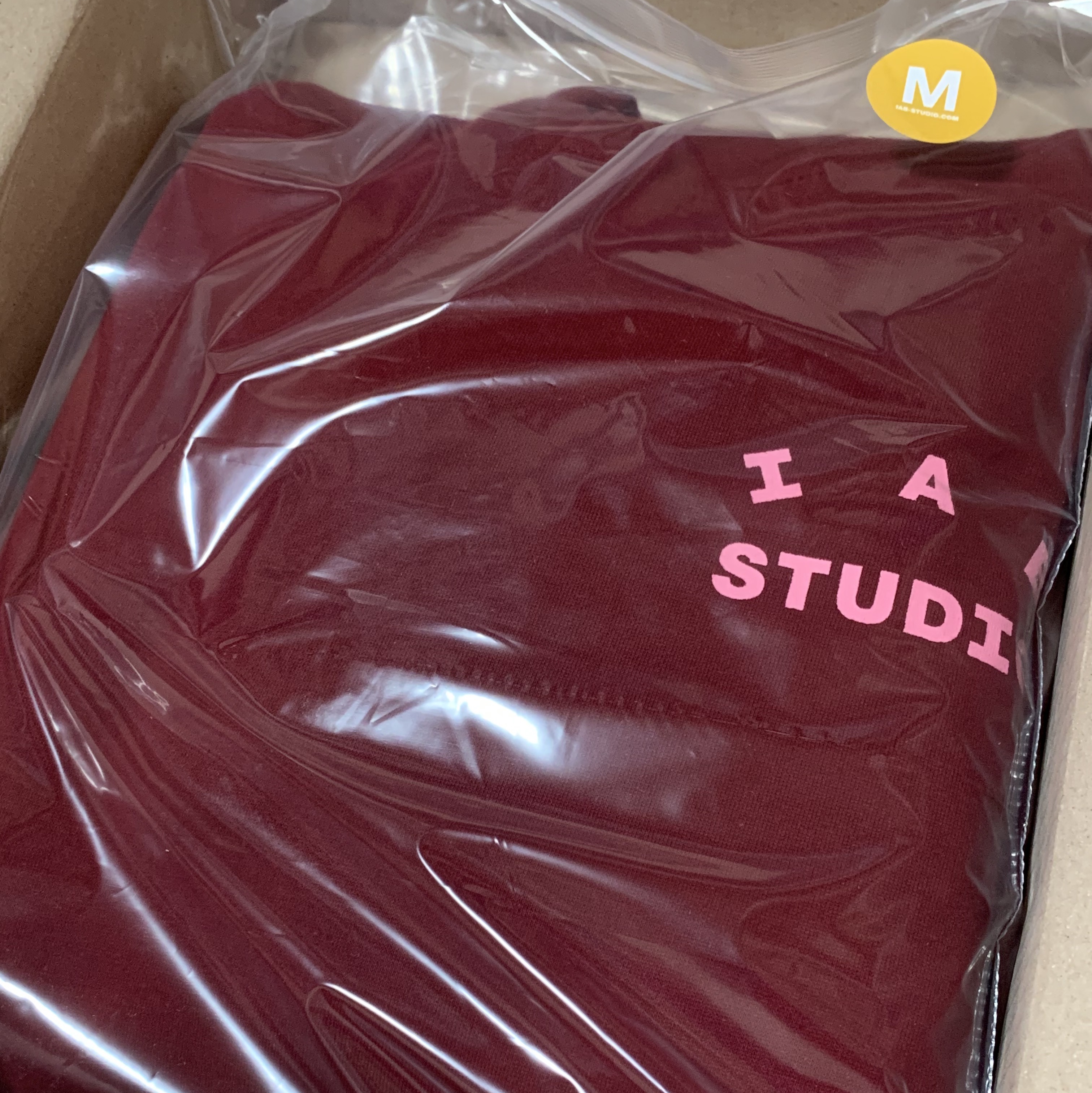IAB Studio Hoodie Raspberry 착용 스타일 - 2