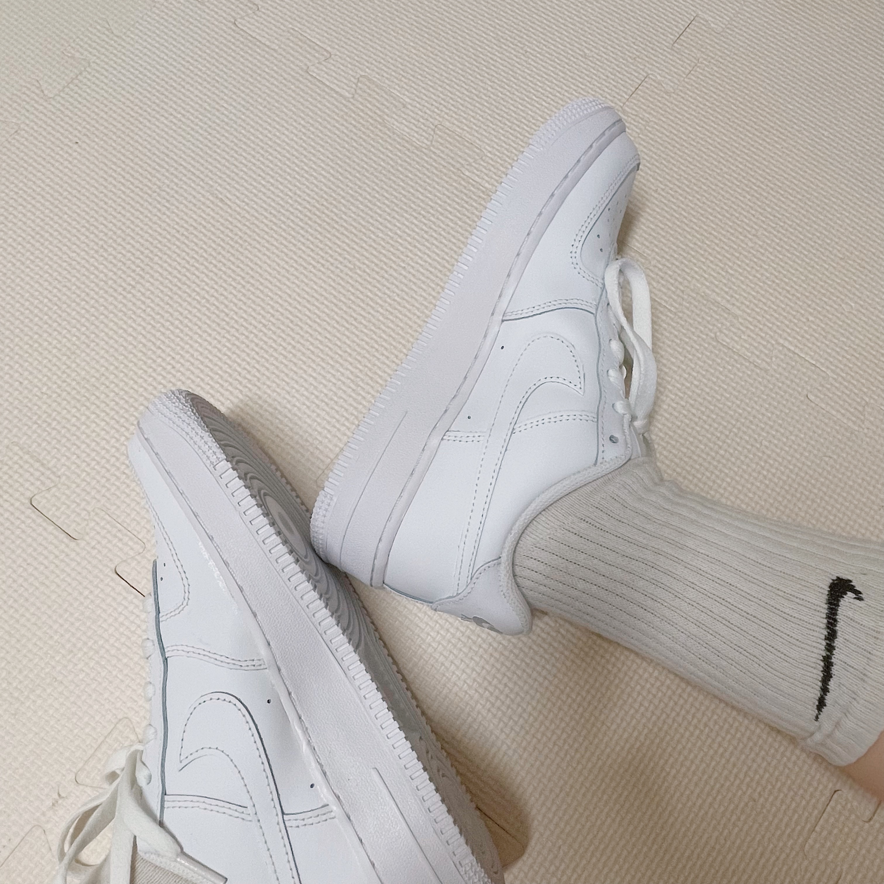 (GS) Nike Air Force 1 LE White 착용 스타일