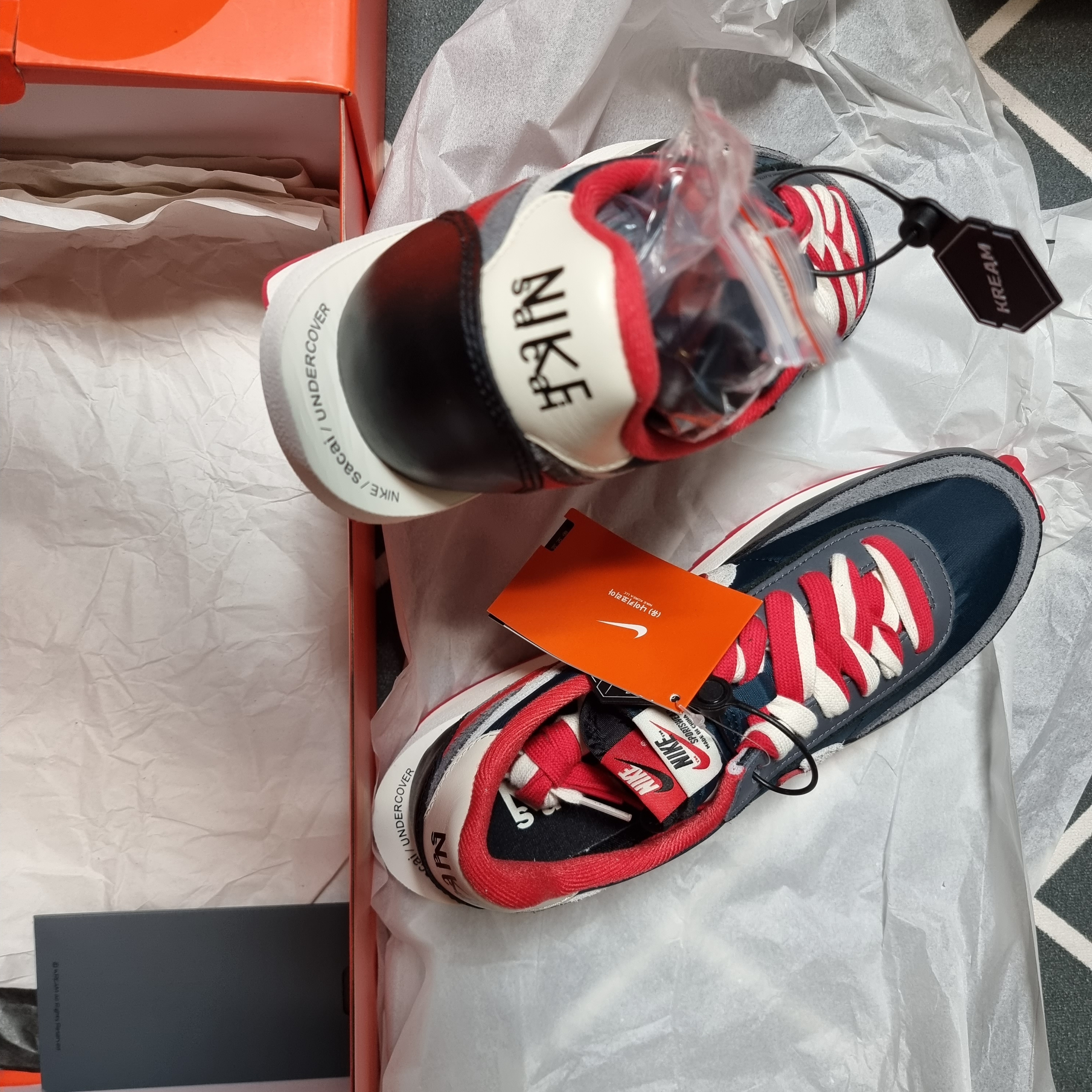 Nike x Sacai x Undercover LDWaffle Midnight Spruce University Red 착용 스타일