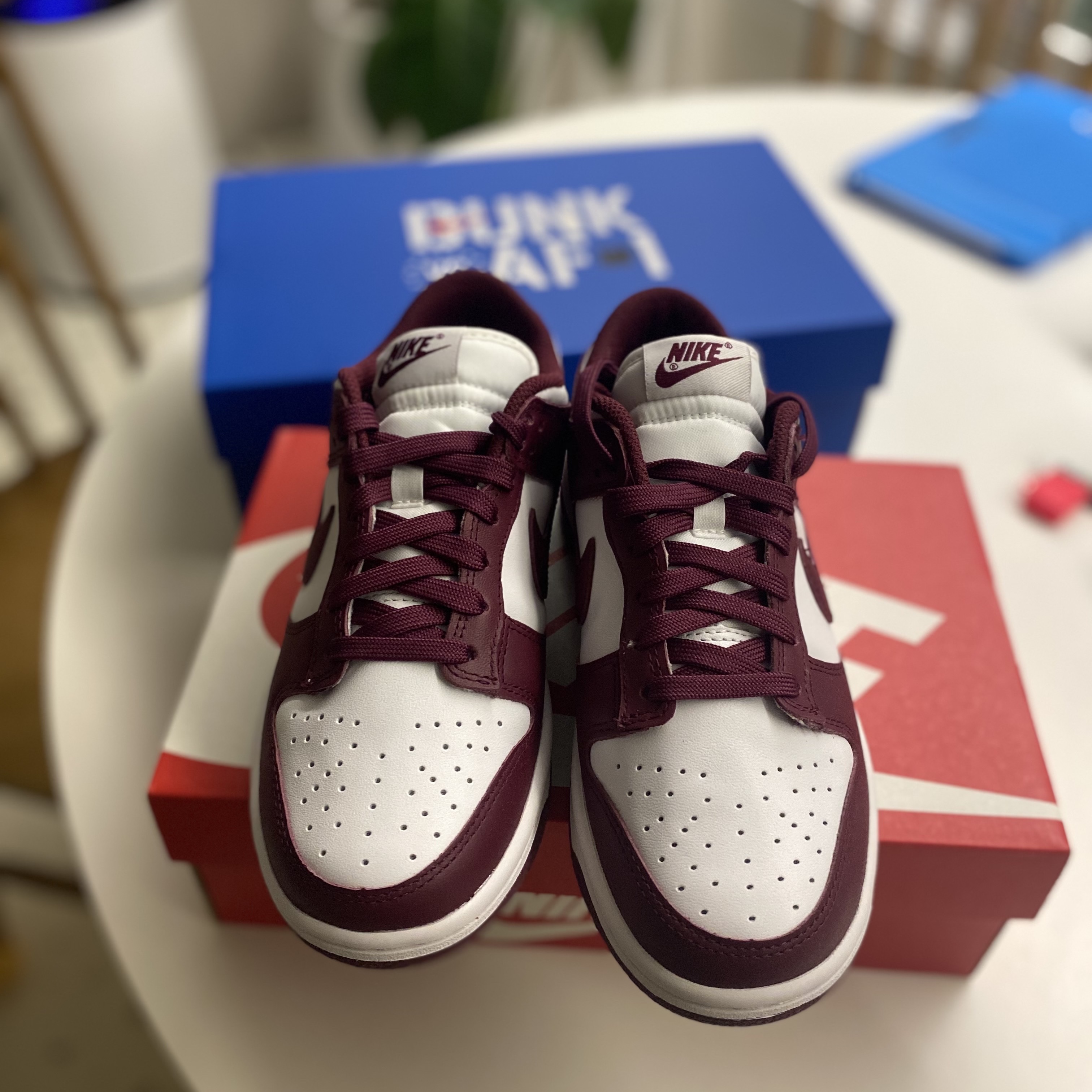 (W) Nike Dunk Low Bordeaux 착용 스타일 - 4