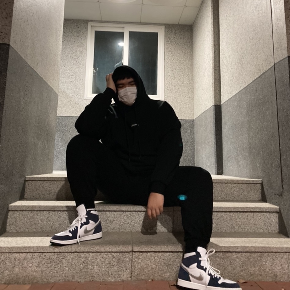Jordan 1 Retro High OG CO.JP Midnight Navy 착용 스타일 - 1