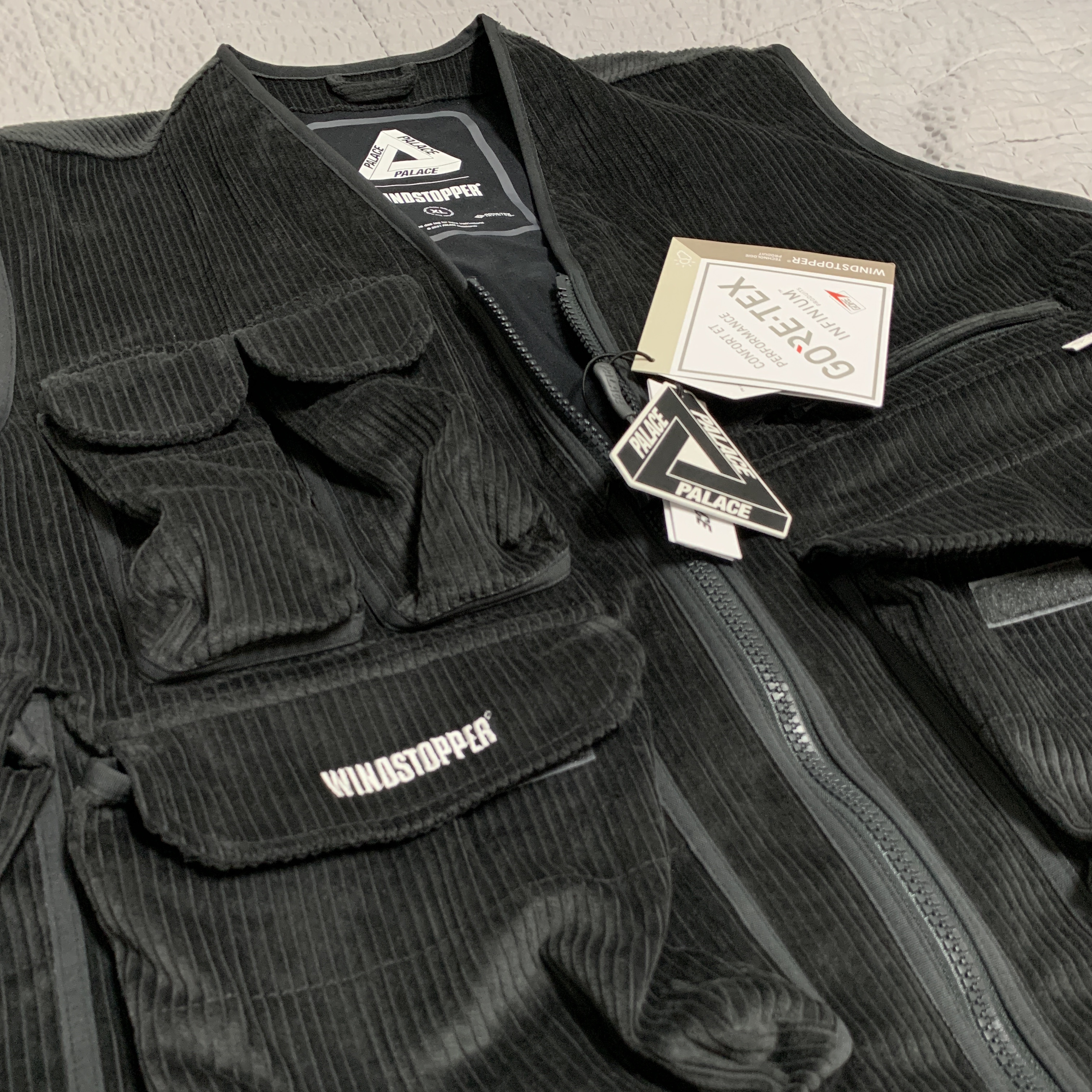 Palace Gore-Tex Infinium Corduroy Vest Black - 21FW 착용 스타일