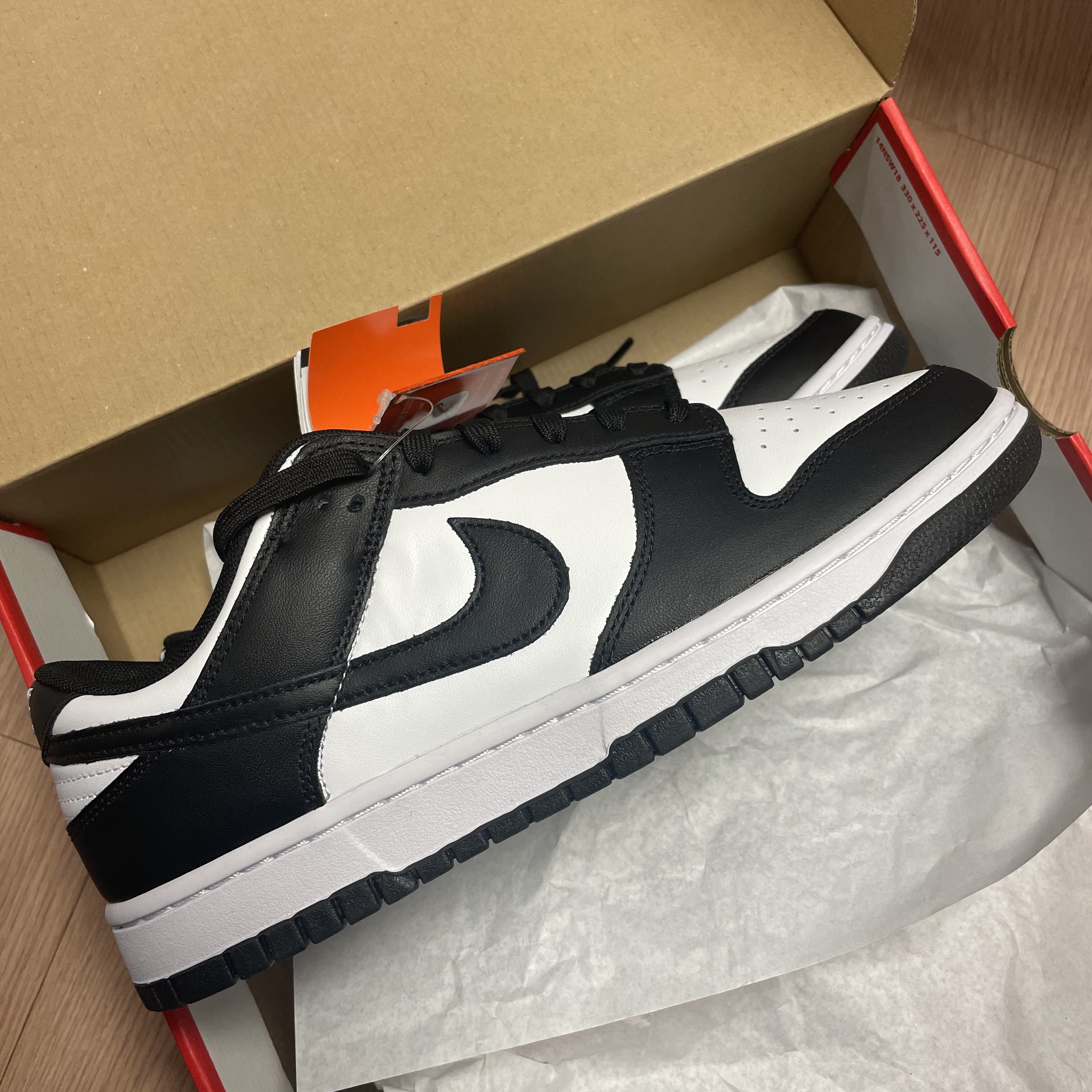 Nike Dunk Low Retro Black 착용 스타일