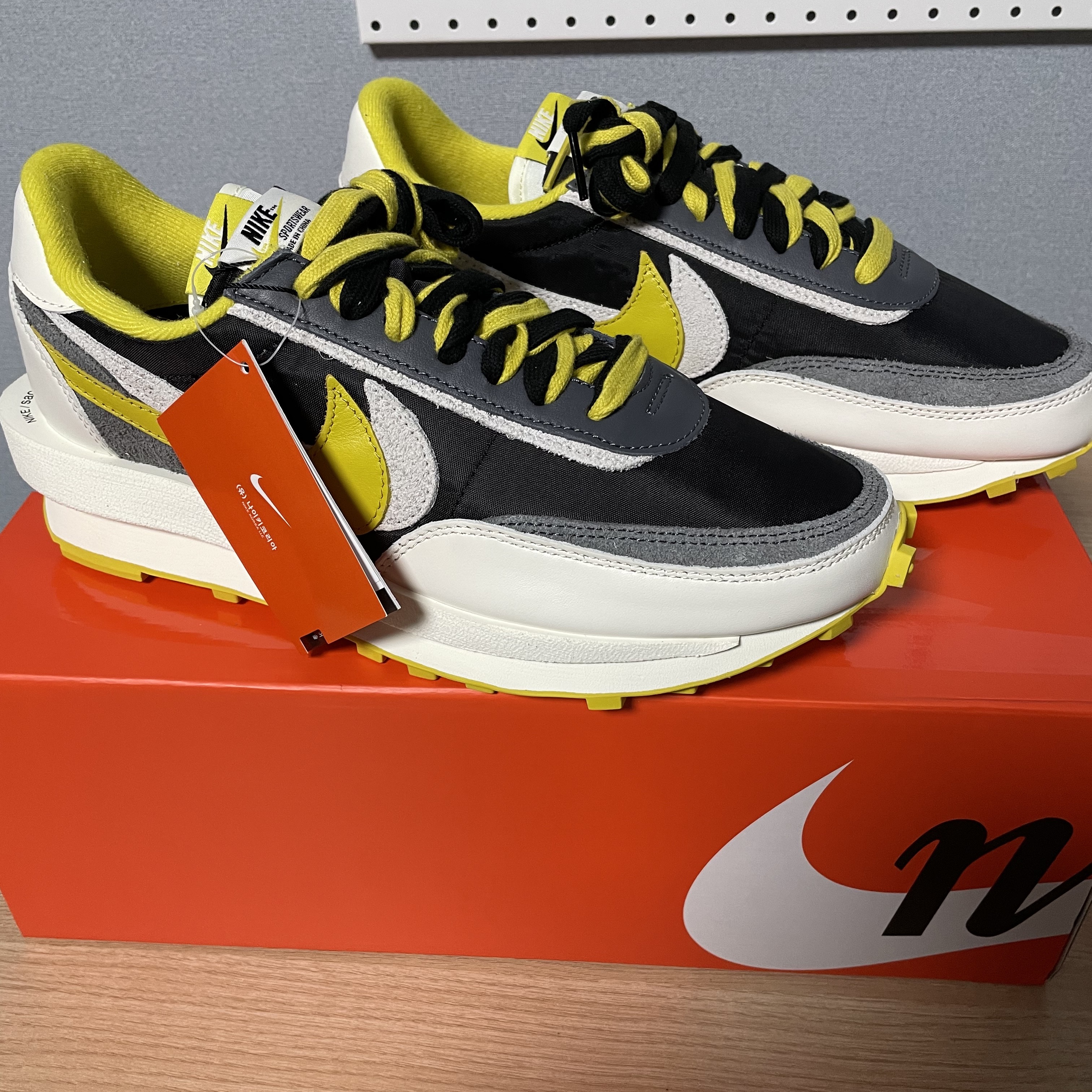 Nike x Sacai x Undercover LDWaffle Black Bright Citron 착용 스타일