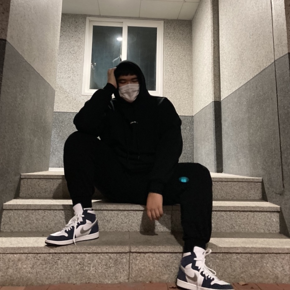 Jordan 1 Retro High OG CO.JP Midnight Navy 착용 스타일 - 2