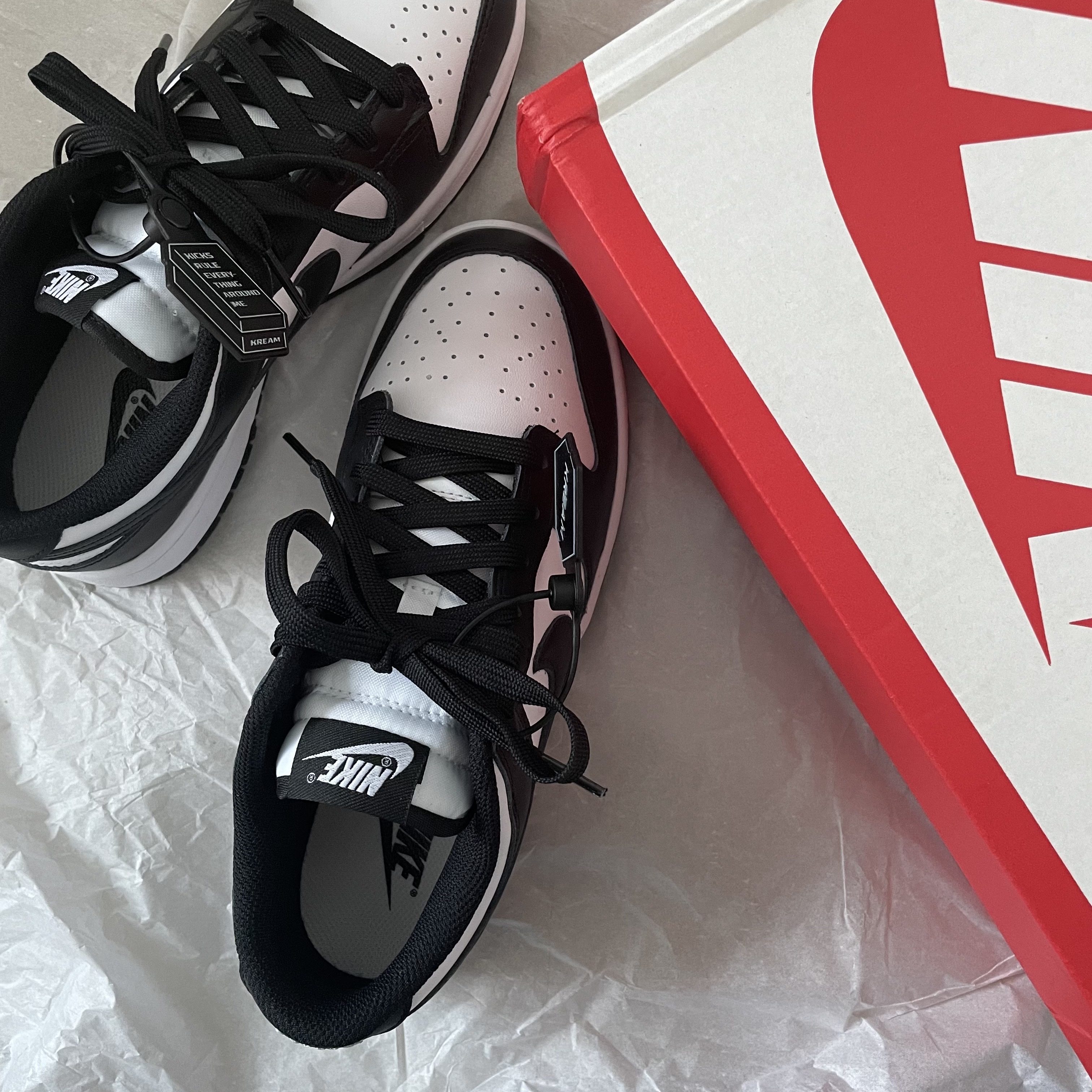 (W) Nike Dunk Low Black 착용 스타일