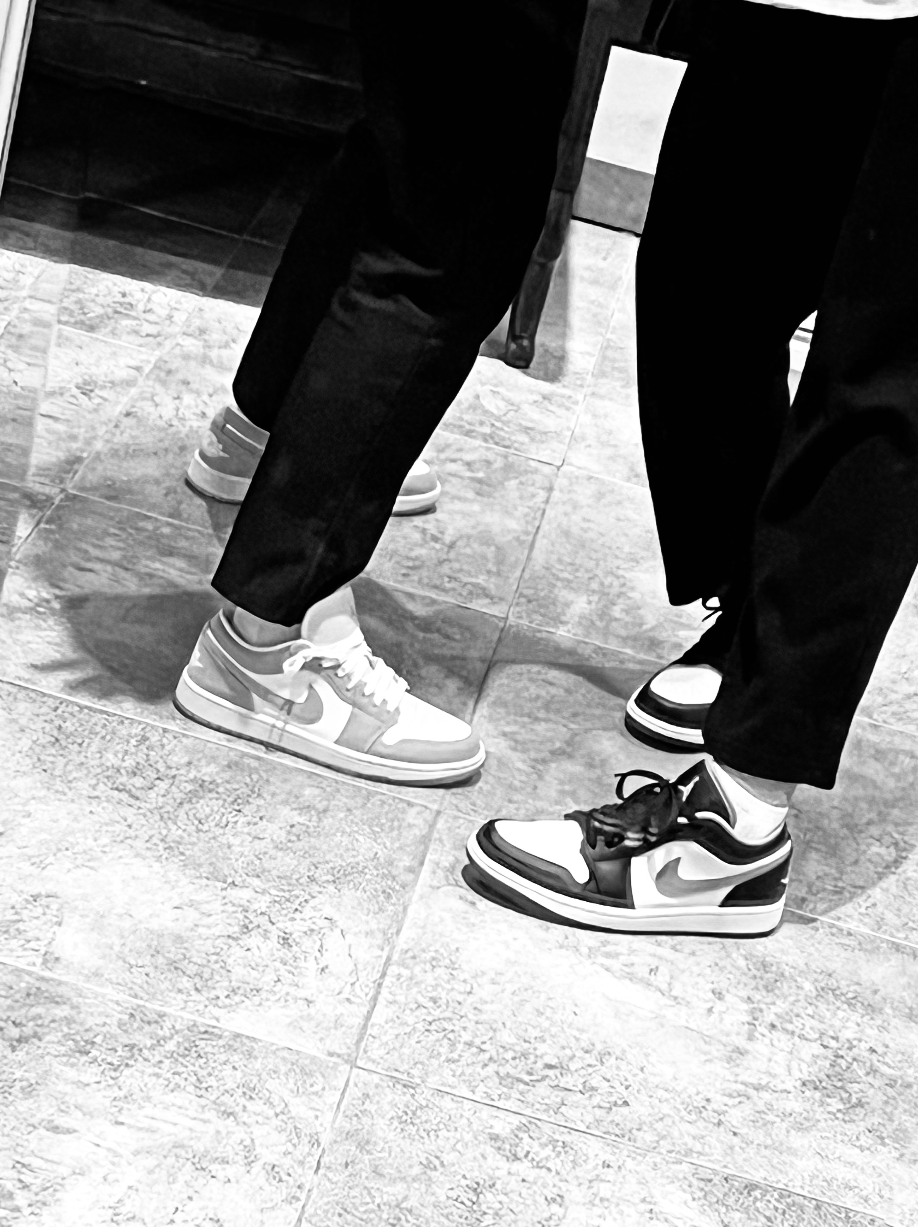 (W) Jordan 1 Low White Wolf Grey, Jordan 1 Low Black Particle Grey 착용 스타일 - 4