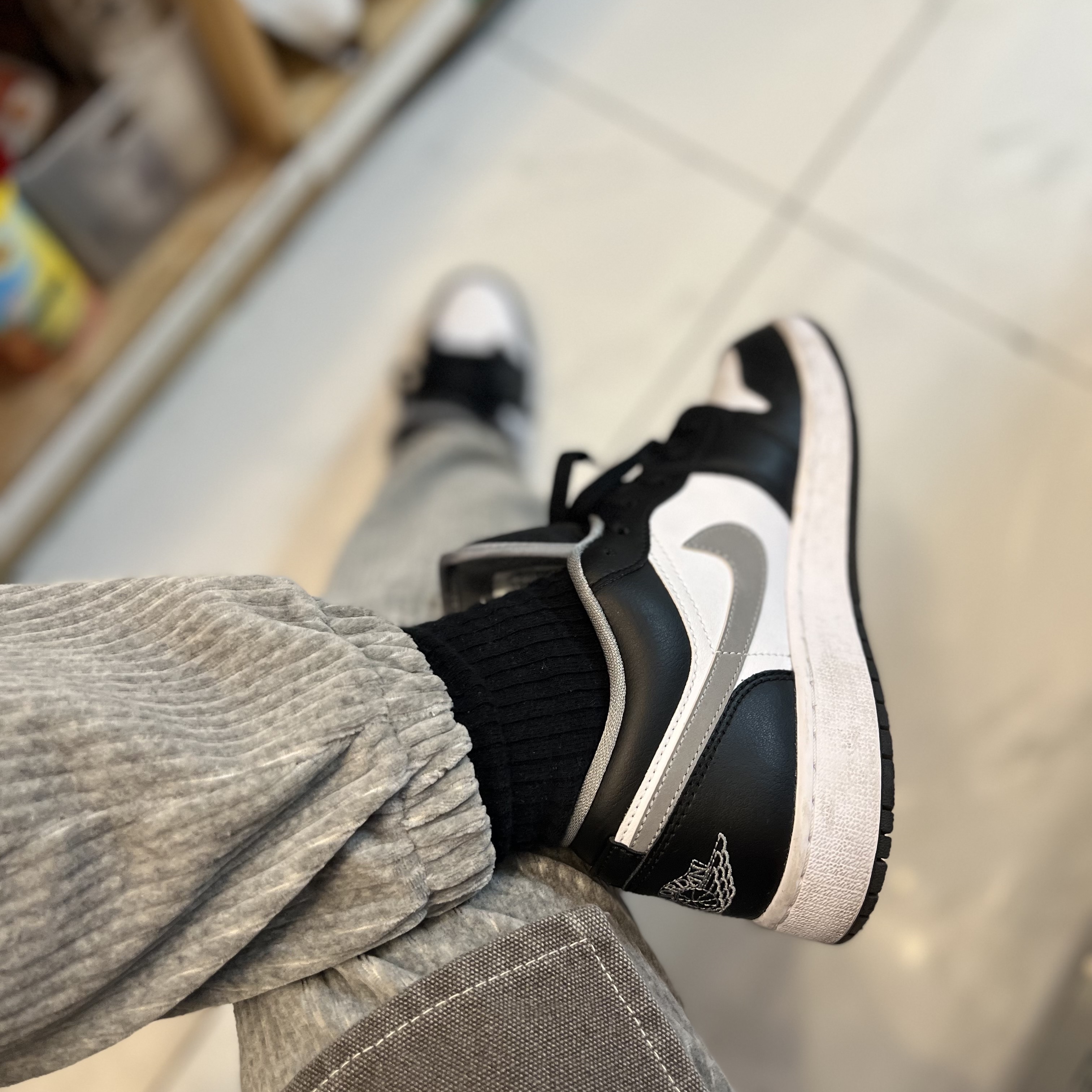 (GS) Jordan 1 Low Black Particle Grey 착용 스타일