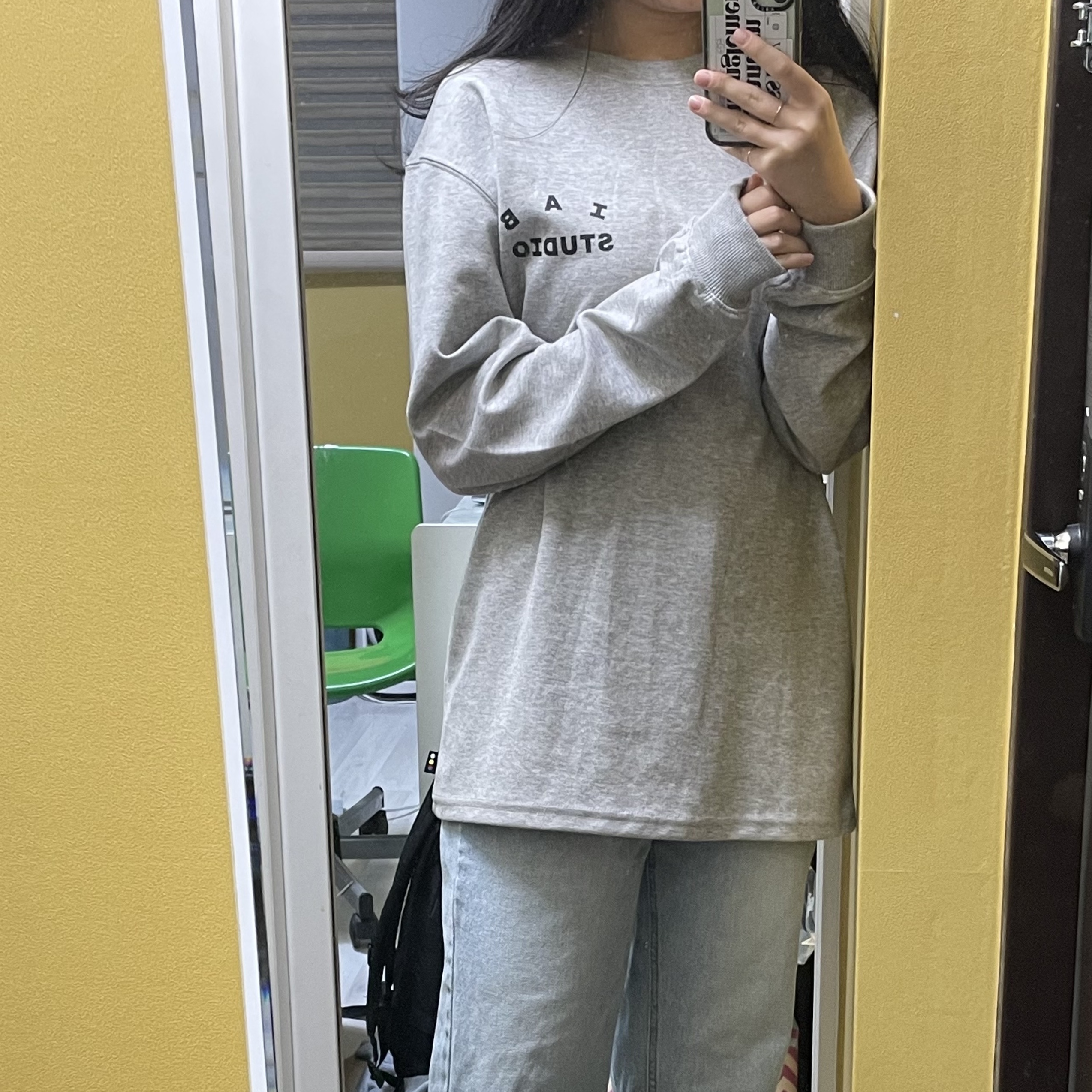IAB Studio Long Sleeve Gray 착용 스타일 - 1