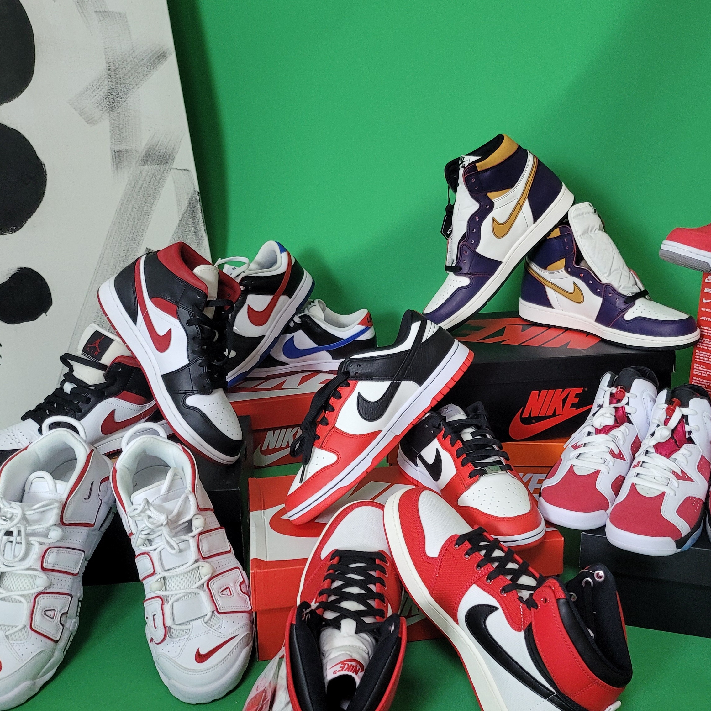 IAB Studio Hoodie Raspberry, Jordan 1 Retro High OG Defiant SB LA to Chicago 착용 스타일 - 2