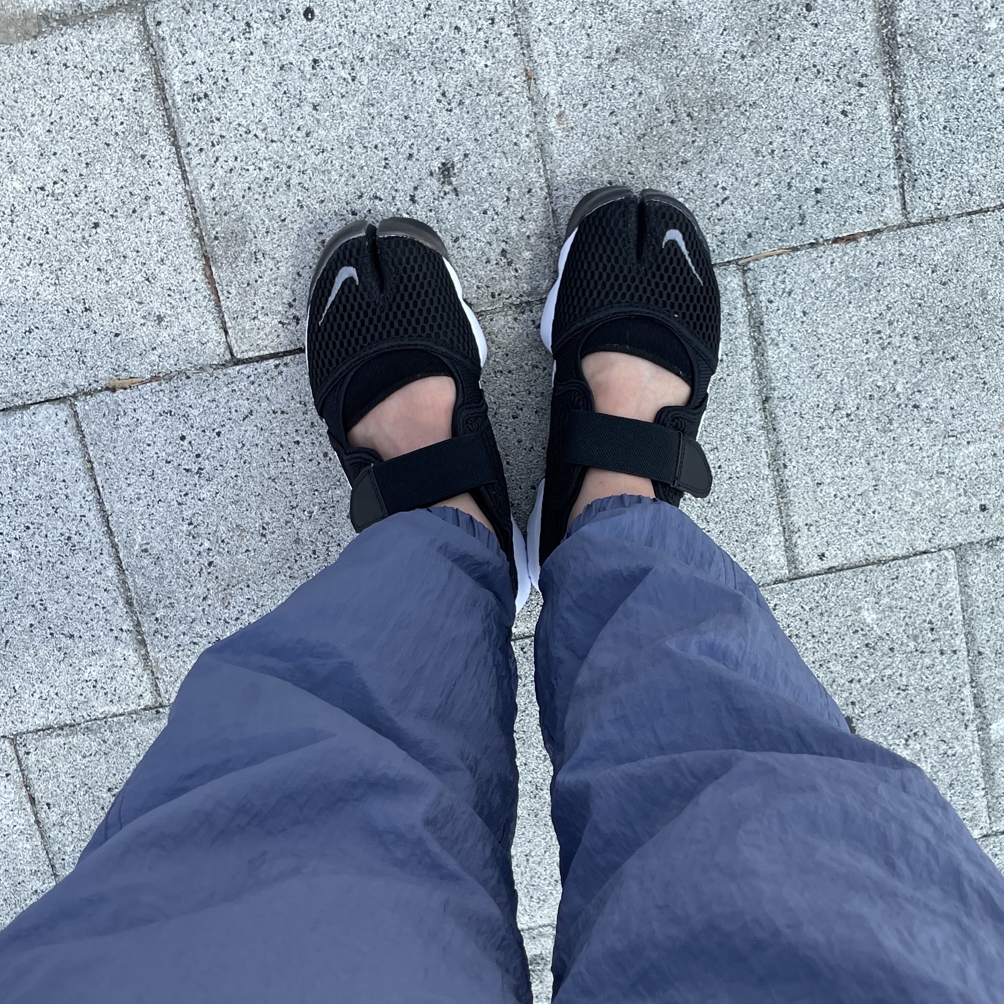 (W) Nike Air Rift Breathe Black 착용 스타일